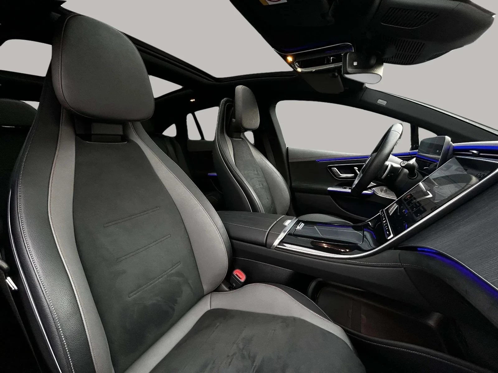 Mercedes-Benz-EQE-image-9