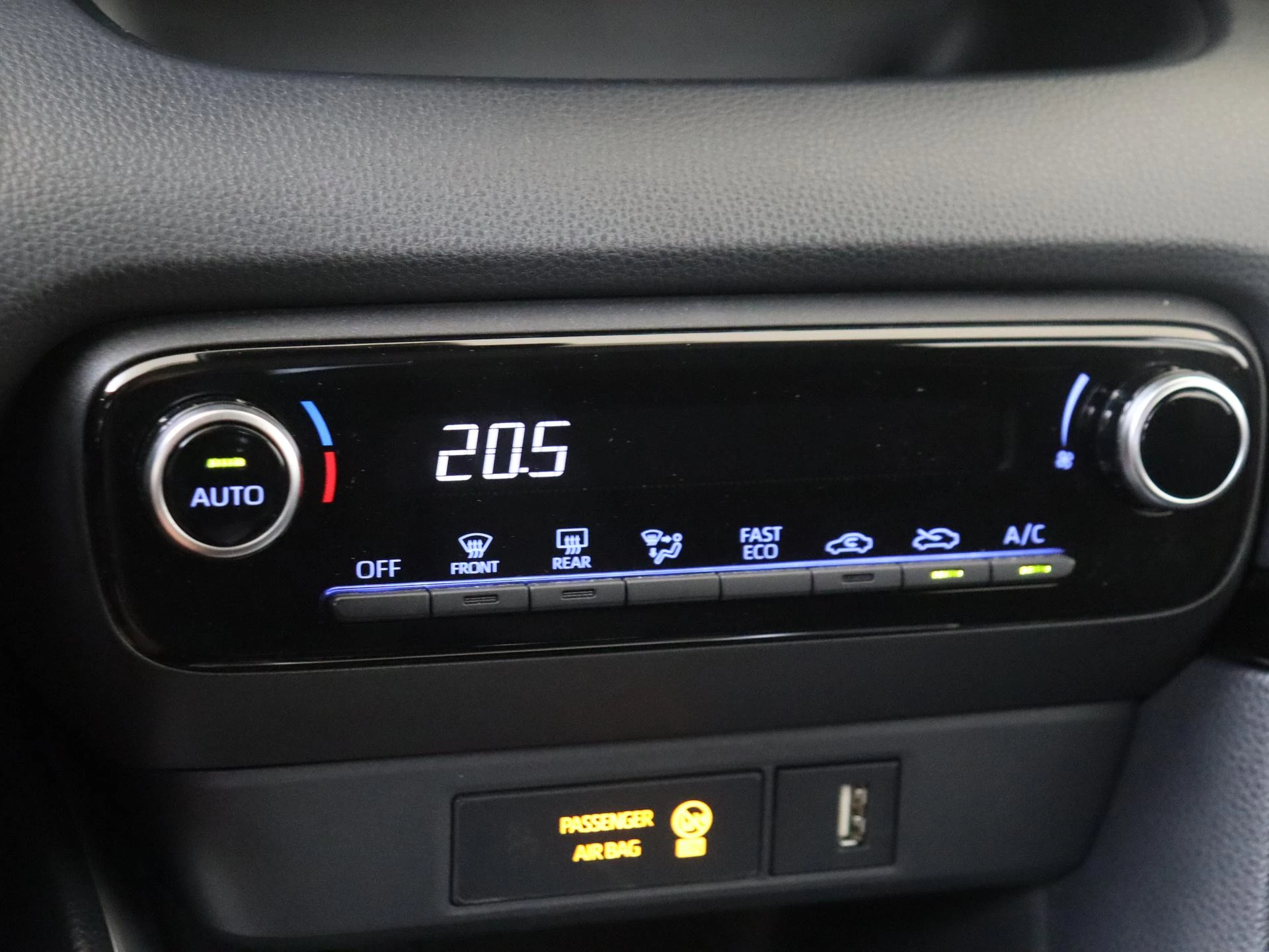 Toyota-Yaris-image-19