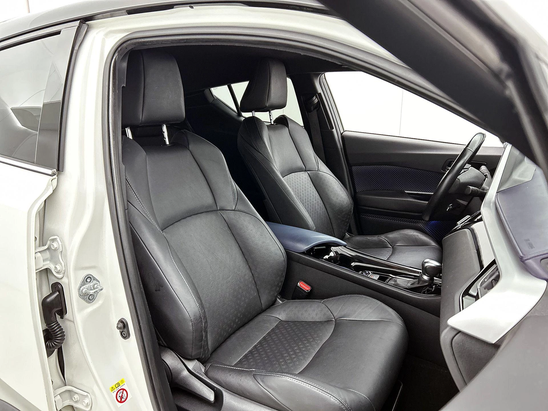 Toyota-C-HR-image-34