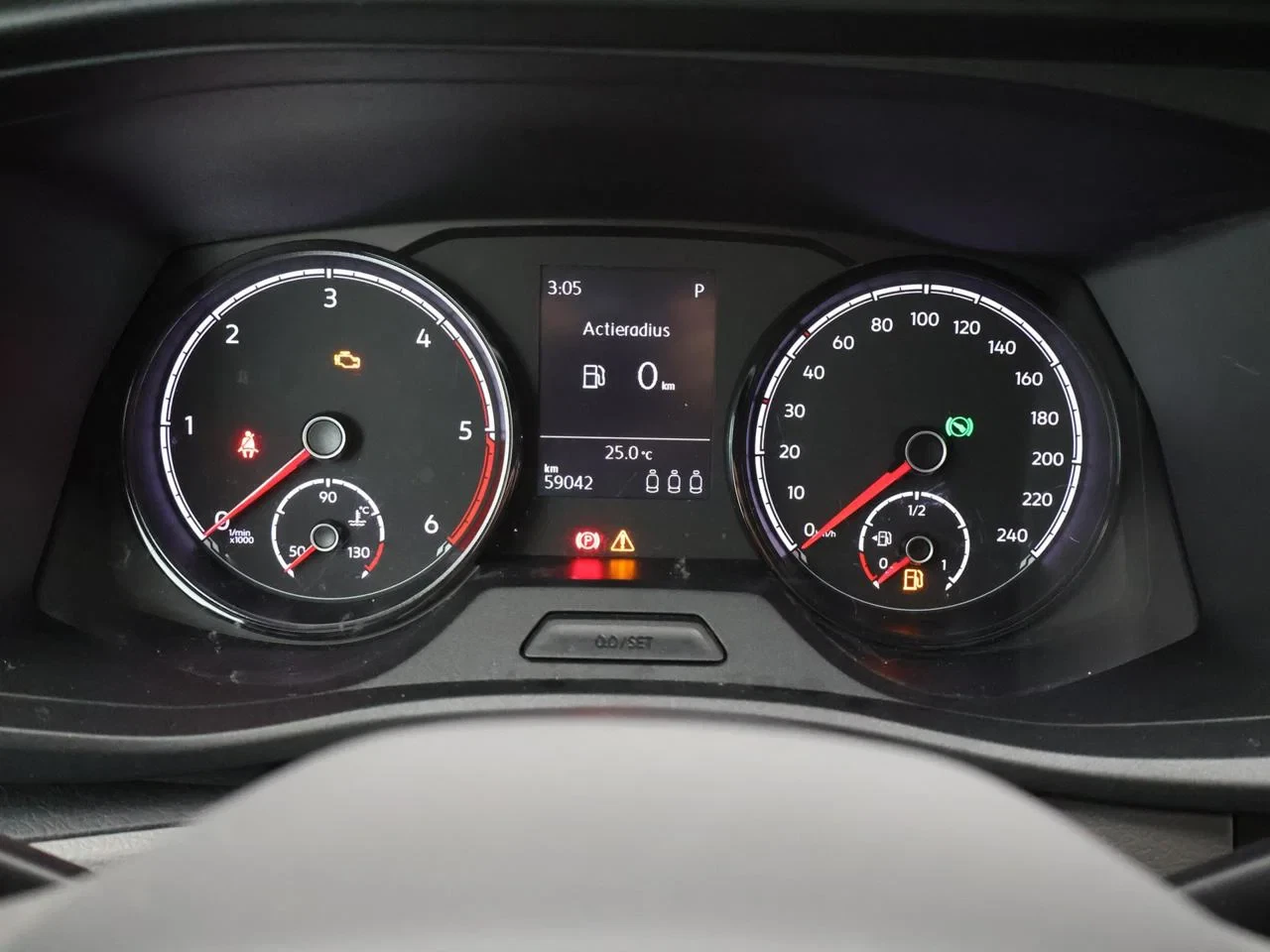 Volkswagen-Transporter-image-16
