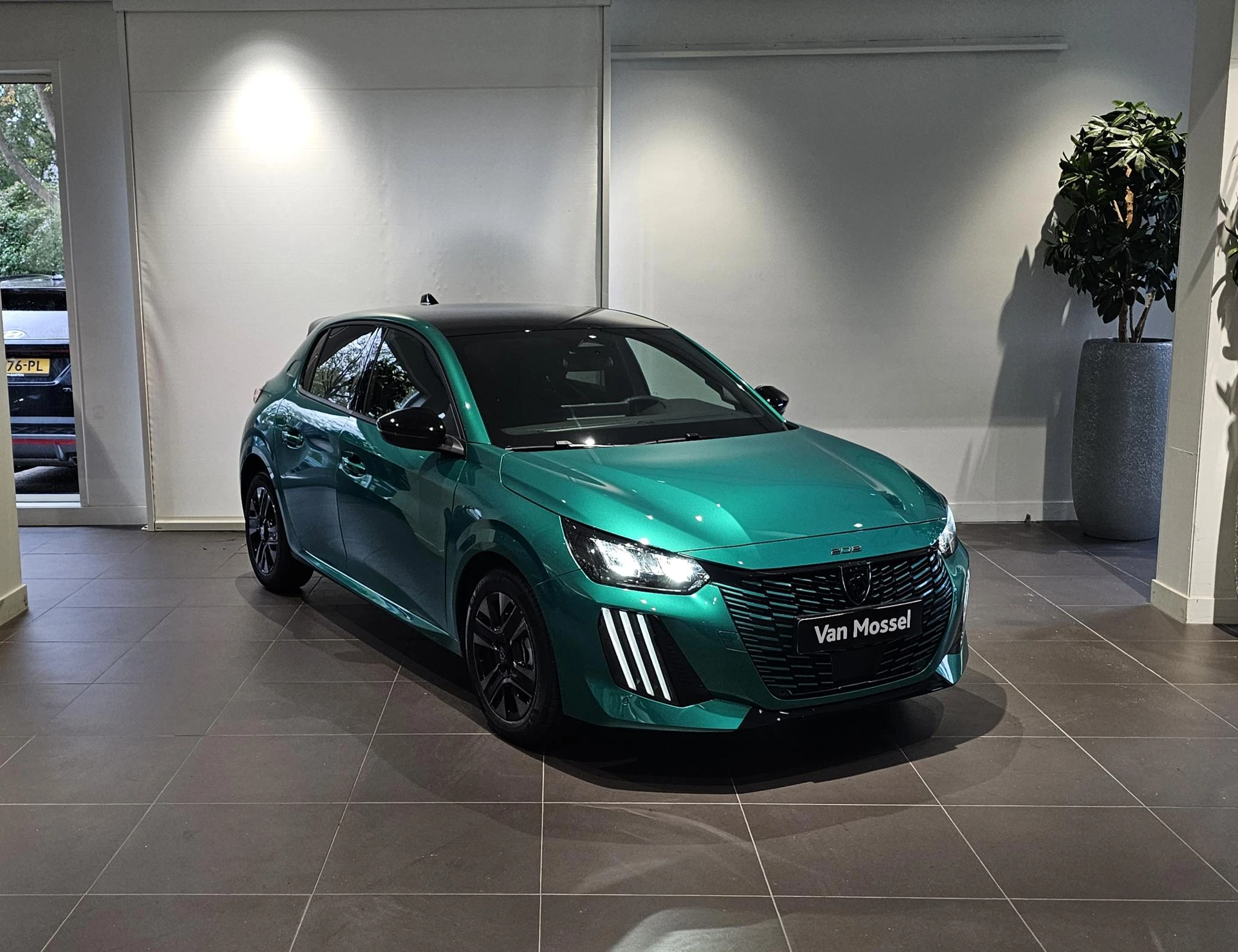 Peugeot-208-image-2