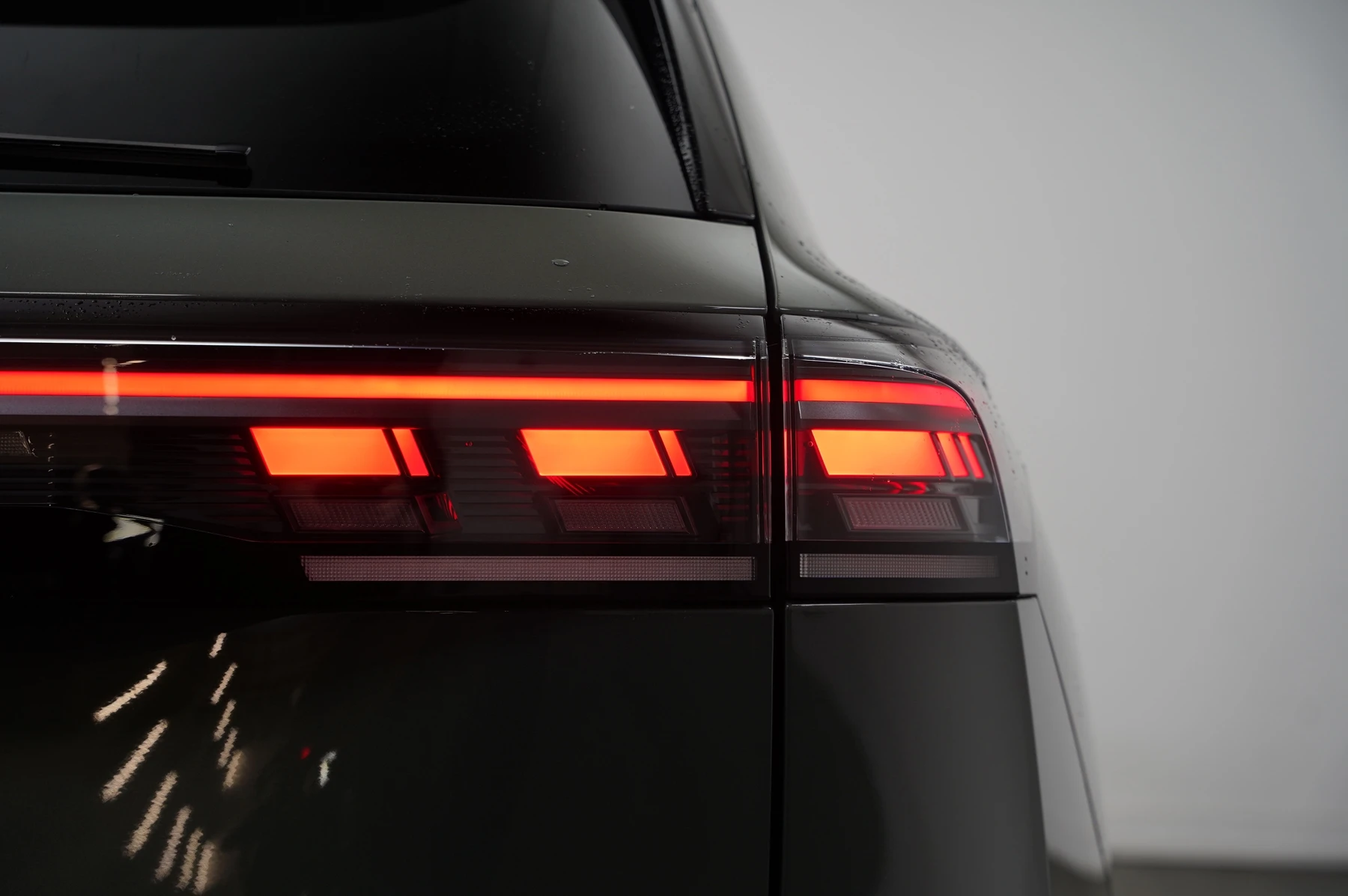 Volkswagen-Tiguan-image-33