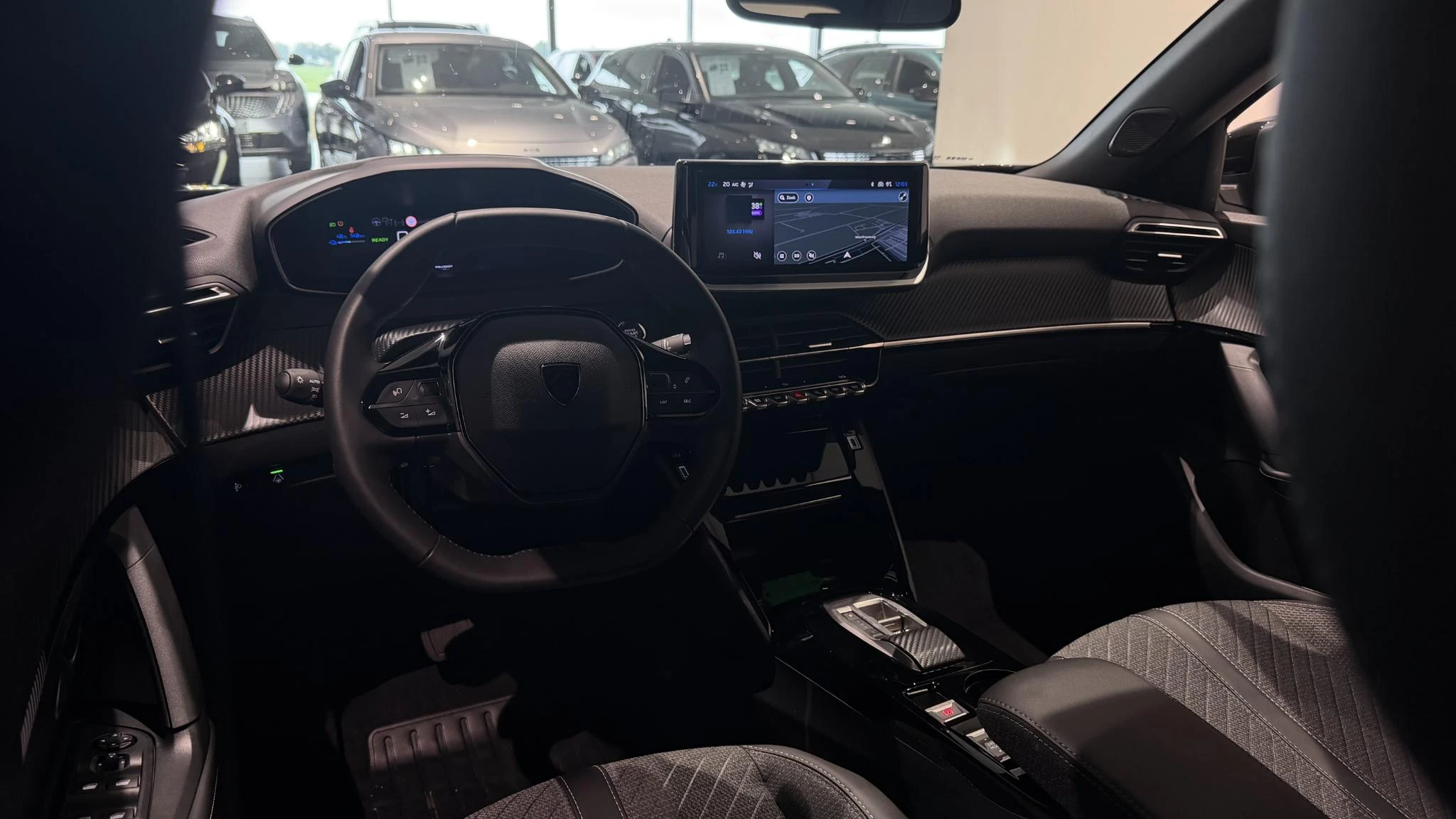 Peugeot-e-2008-image-13