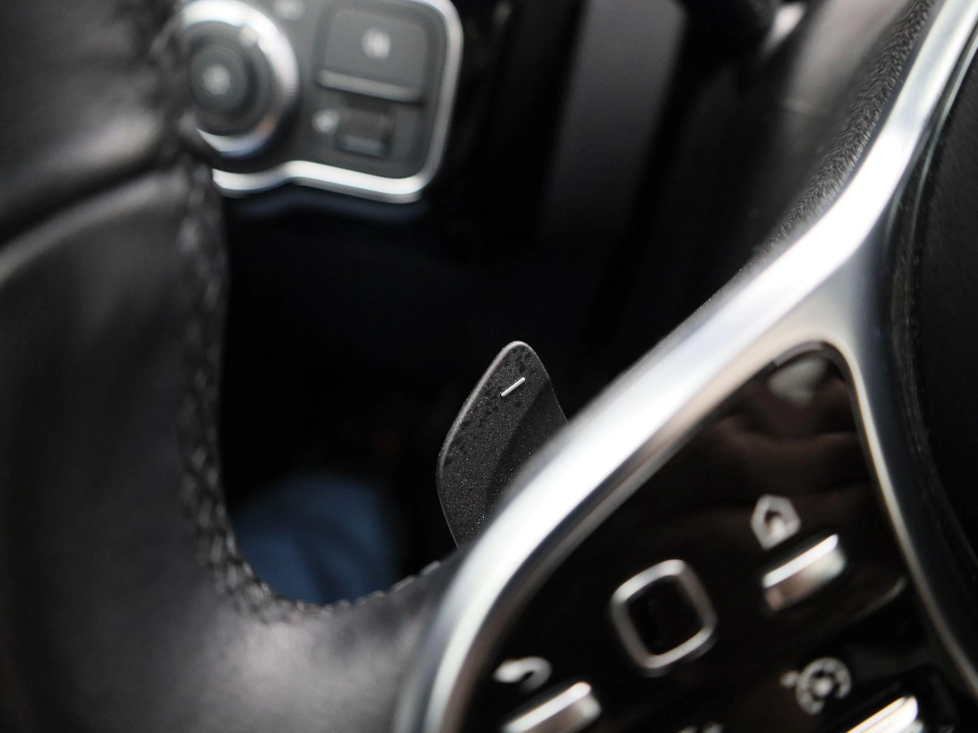 Mercedes-Benz-CLA-image-28