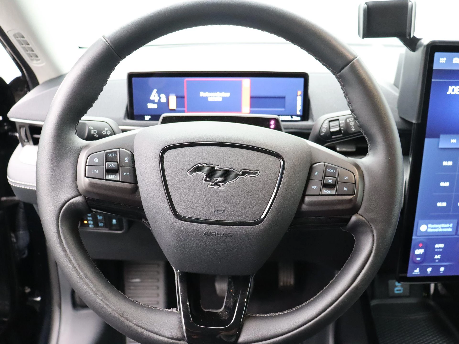 Ford Mustang Mach-E 76kWh RWD