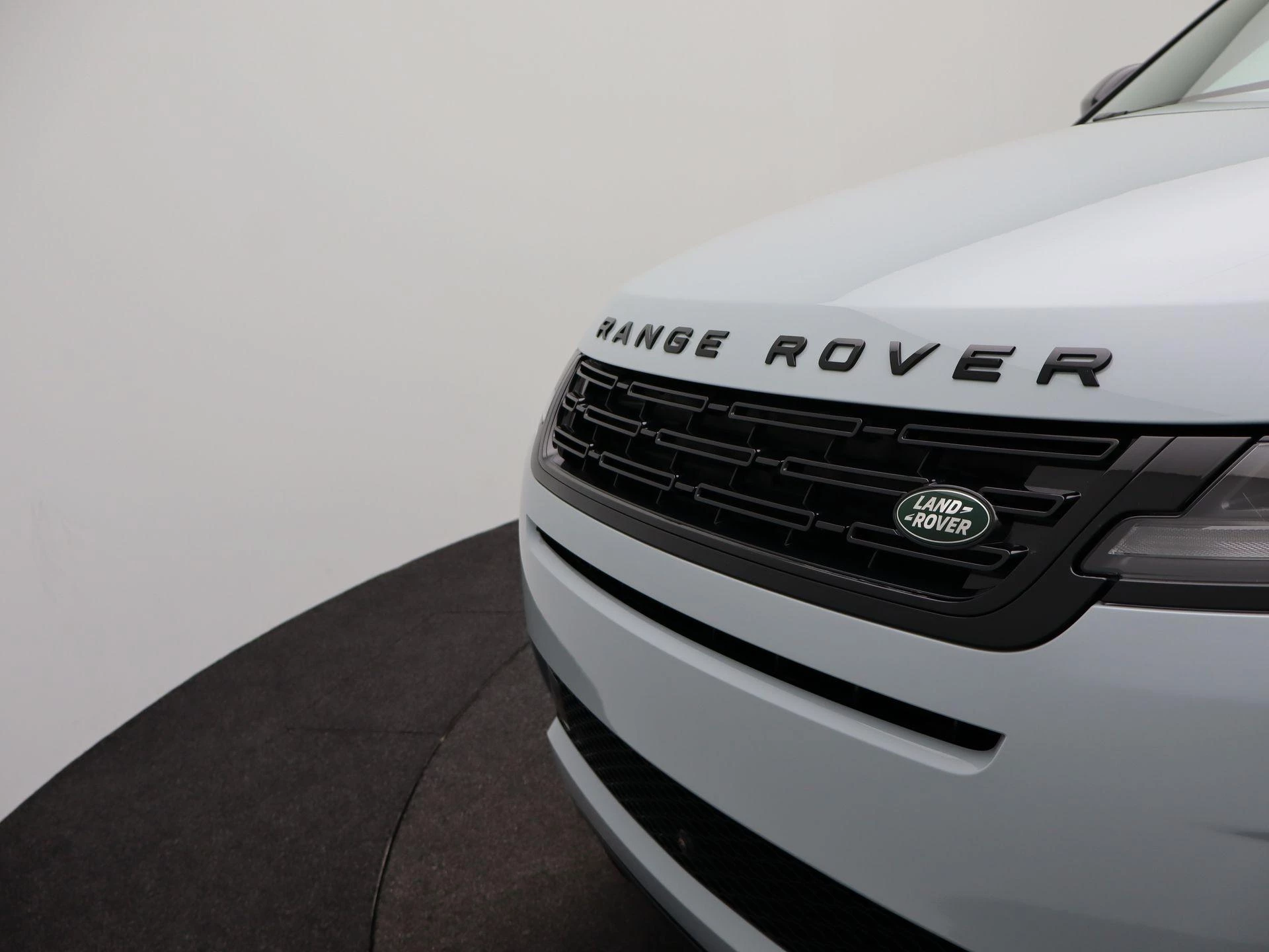 Land Rover-Range Rover Evoque-image-39