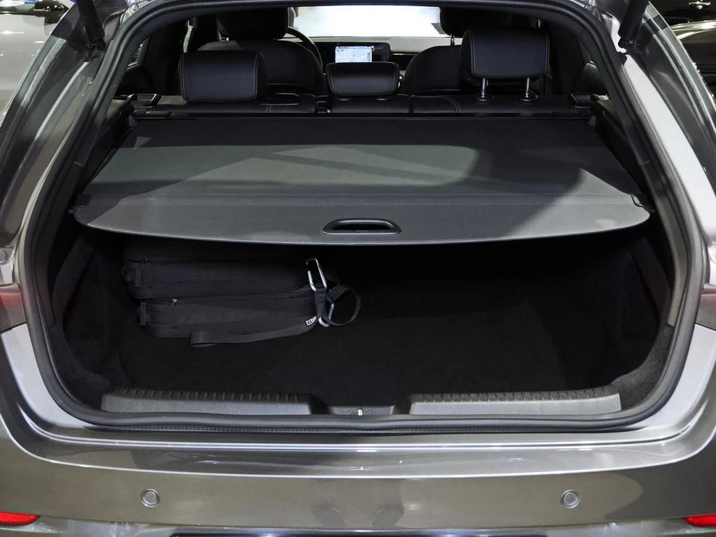Mercedes-Benz-CLA 250 e-image-15