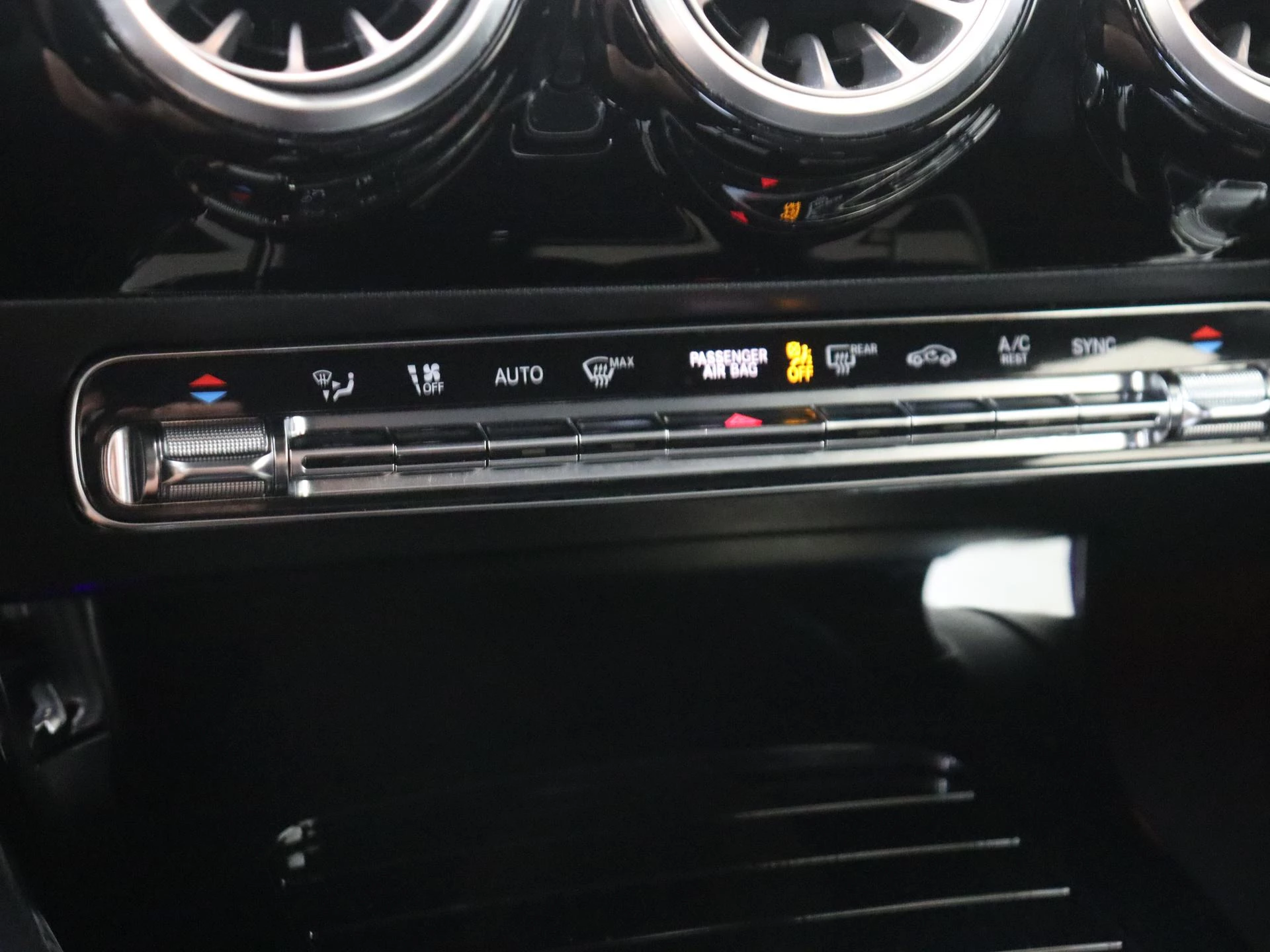 Mercedes-Benz A-Klasse 200 Business Solution AMG