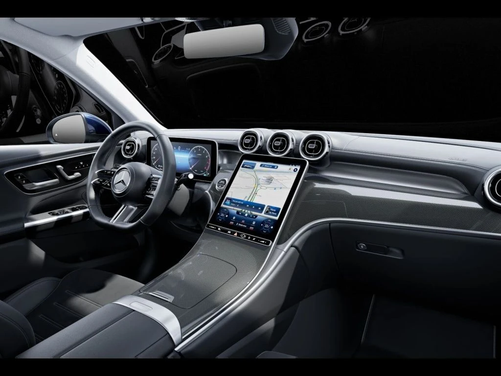 Mercedes-Benz-GLC 300-image-12