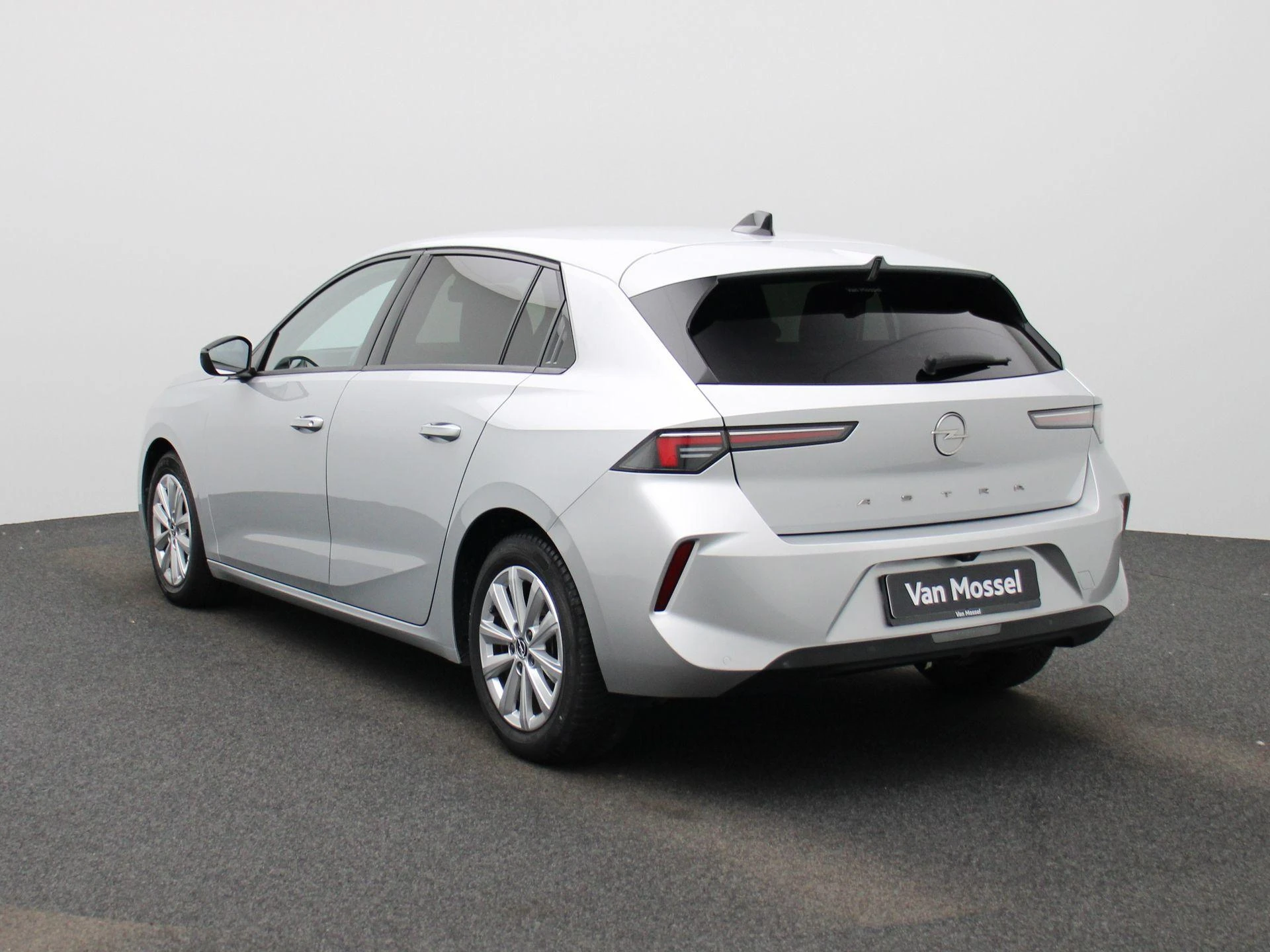 Opel-Astra-image-1