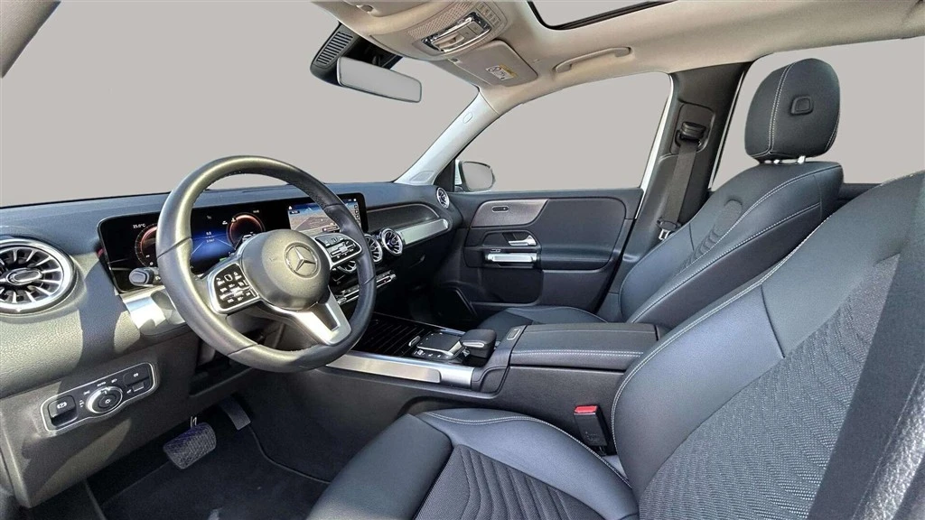 Mercedes-Benz-EQB-image-9