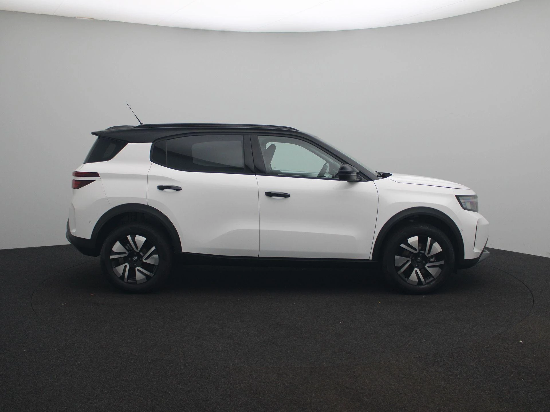 Opel-Frontera-image-5