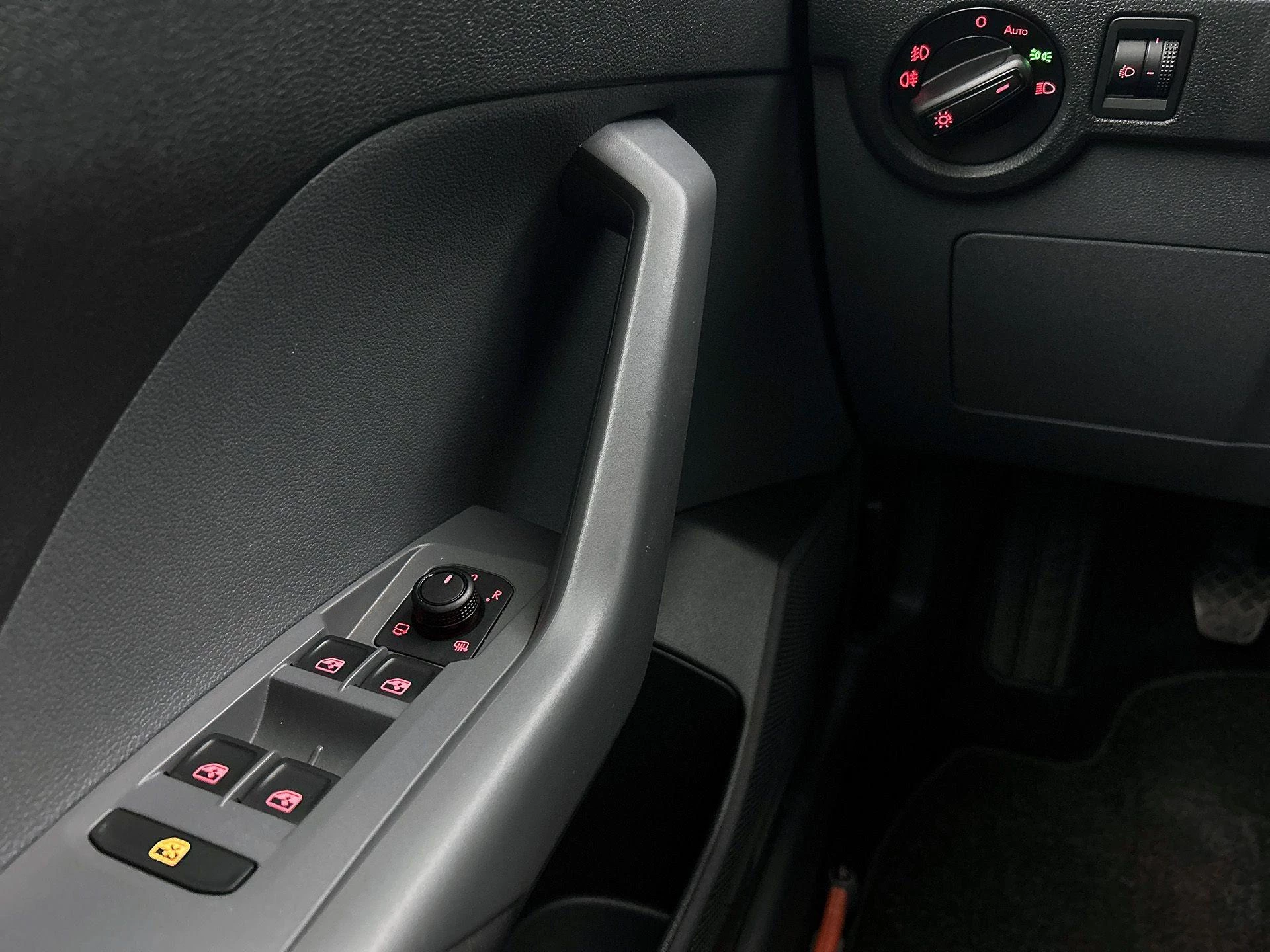Volkswagen-T-Cross-image-23