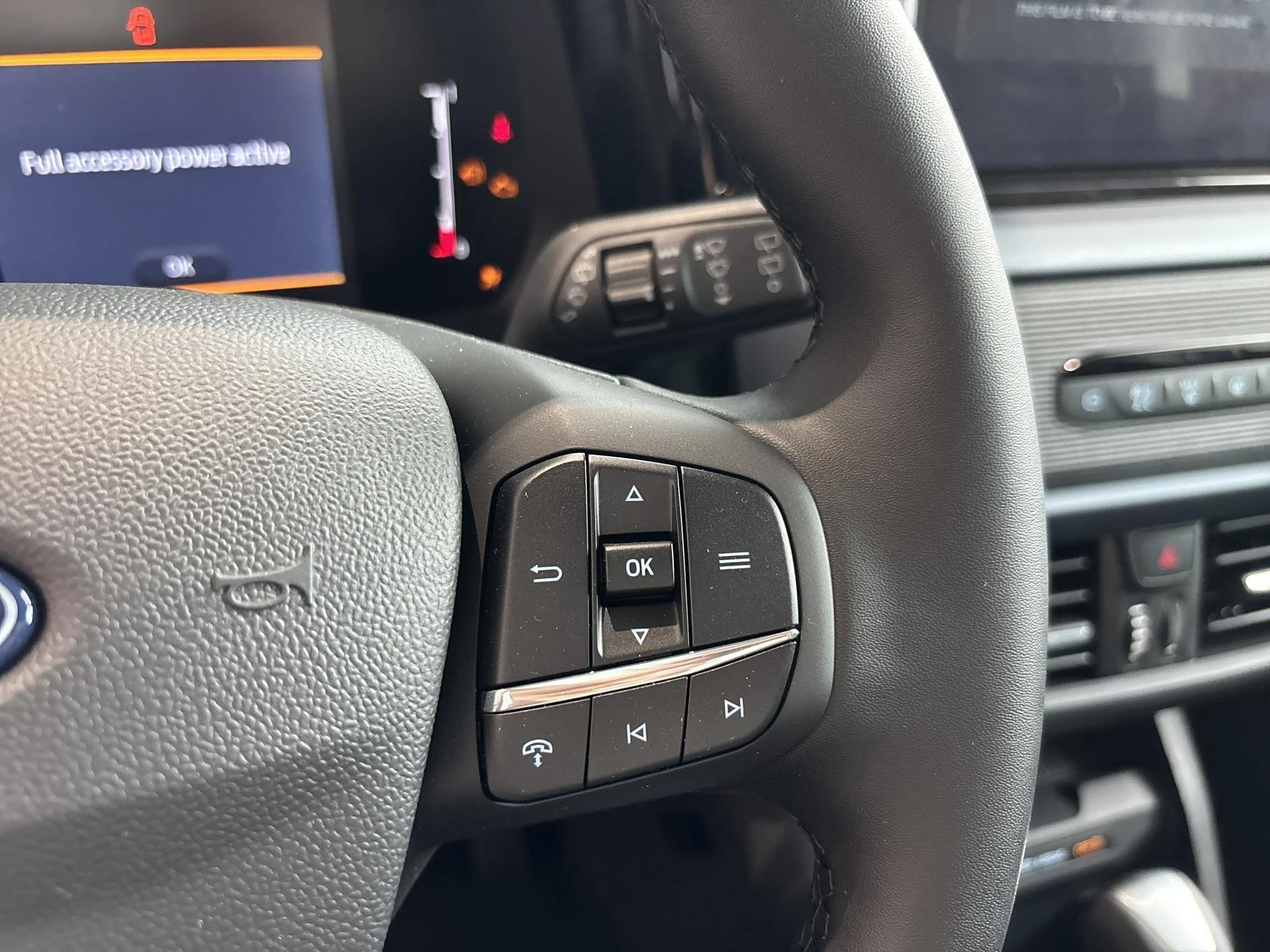 Ford-Tourneo Courier-image-12