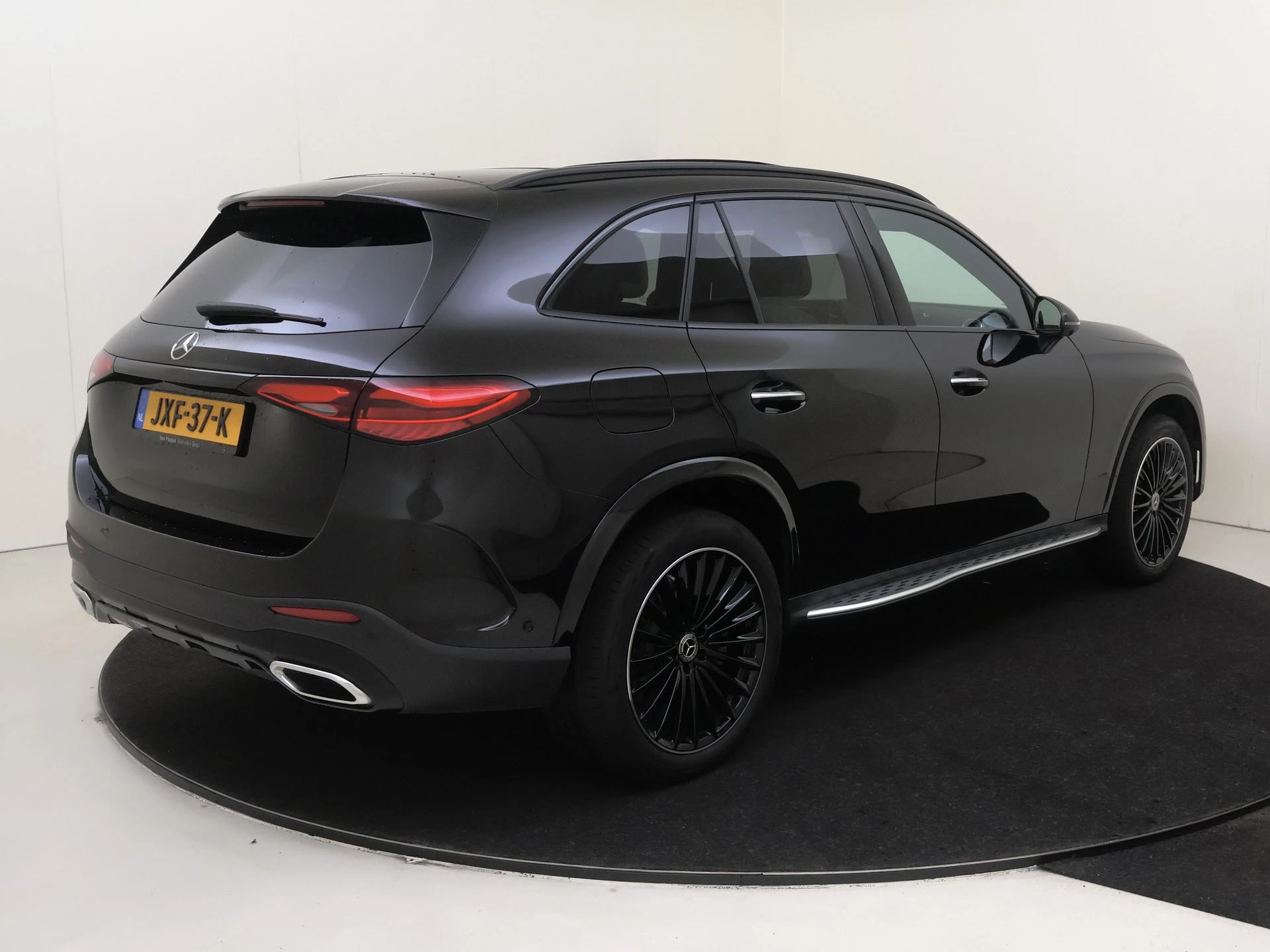 Mercedes-Benz GLC 300e 4MATIC AMG Line