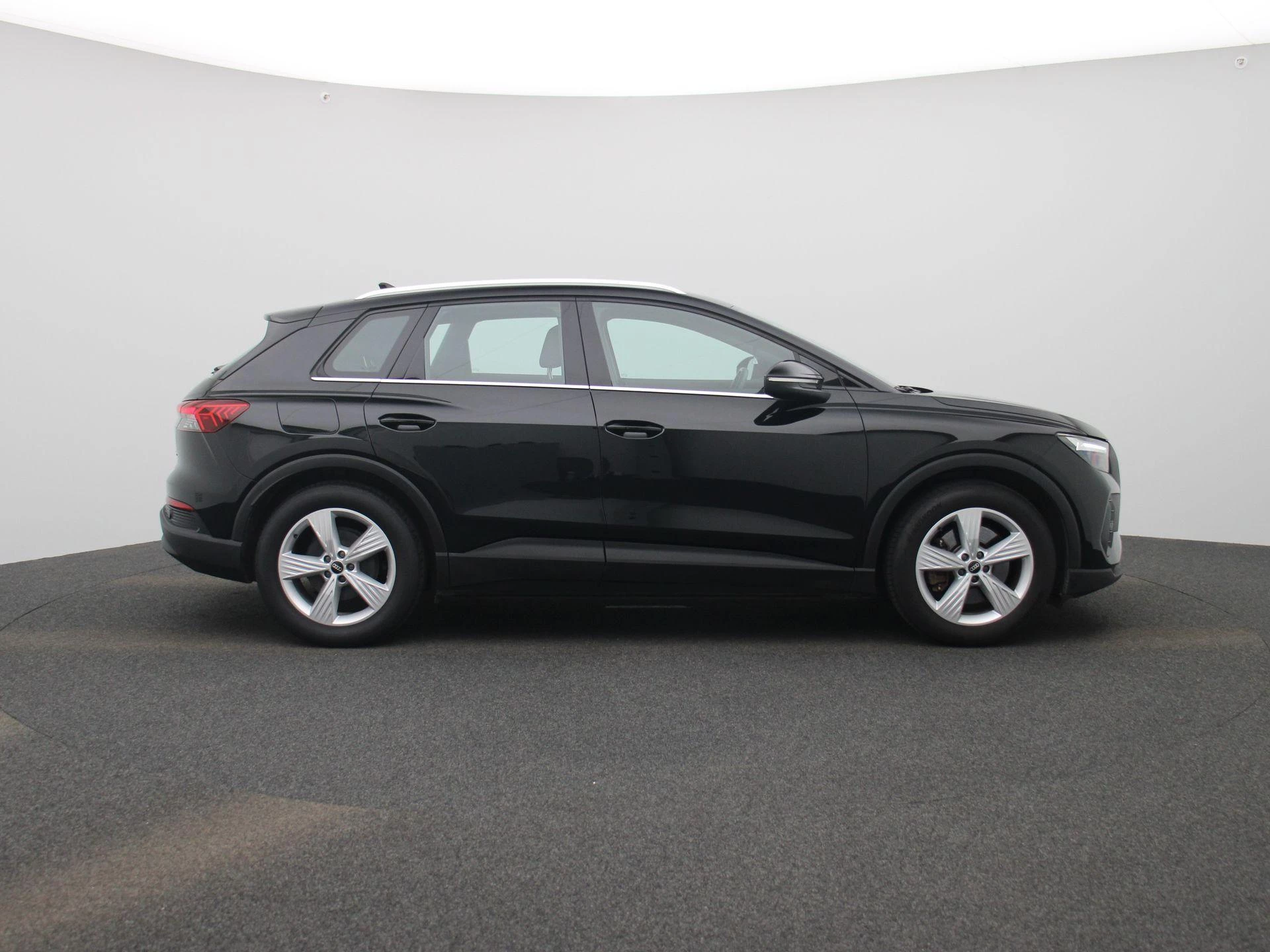 Audi-Q4 e-tron-image-5