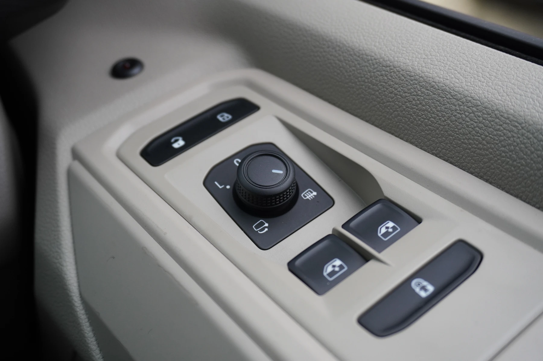 Volkswagen-California-image-37
