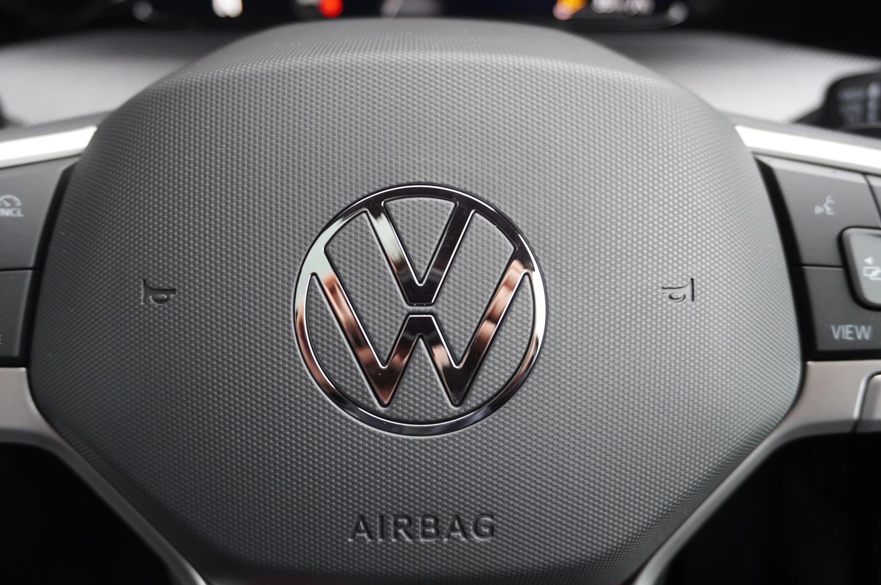 Volkswagen-Golf-image-32