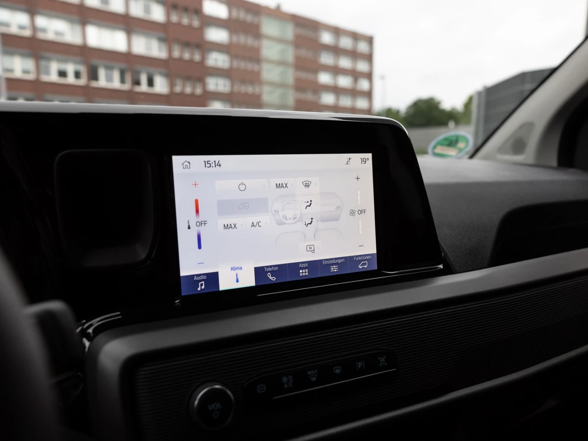 Ford-Transit Courier-image-13