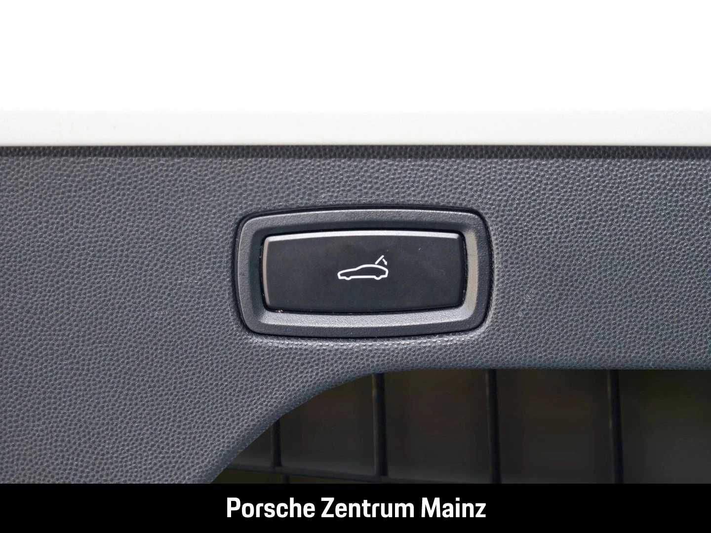 Porsche Macan 4 Luftfederung PASM 21-Zoll LED-Matrix -