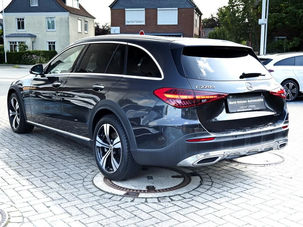 Mercedes-Benz-C-Klasse 220 d-image-5