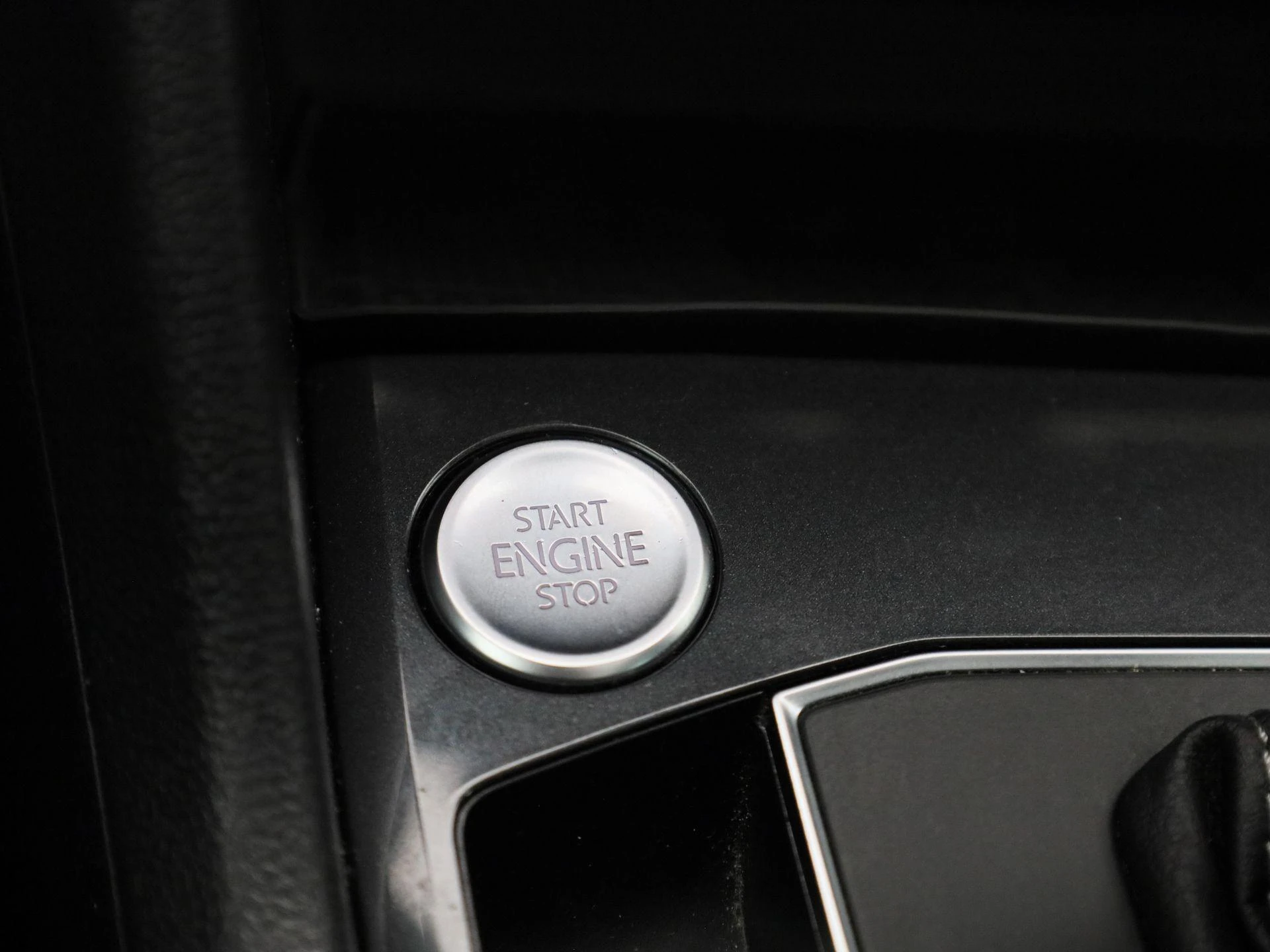 Volkswagen-Tiguan-image-22