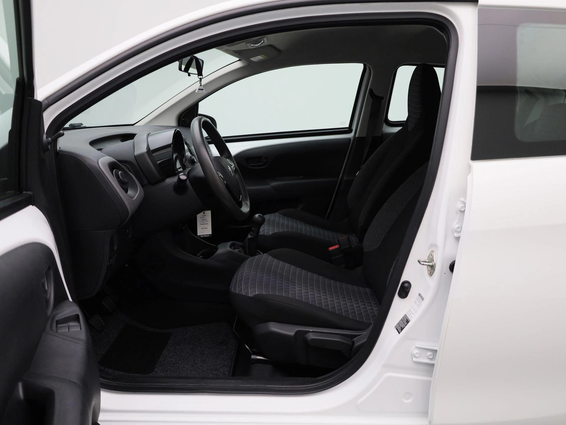 Peugeot-108-image-8