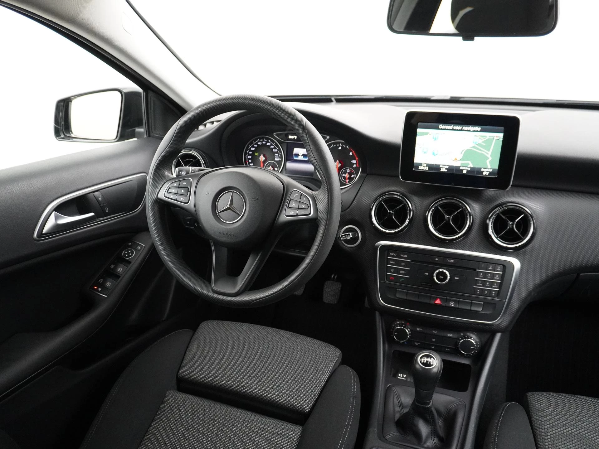 Mercedes-Benz-A-Klasse-image-14