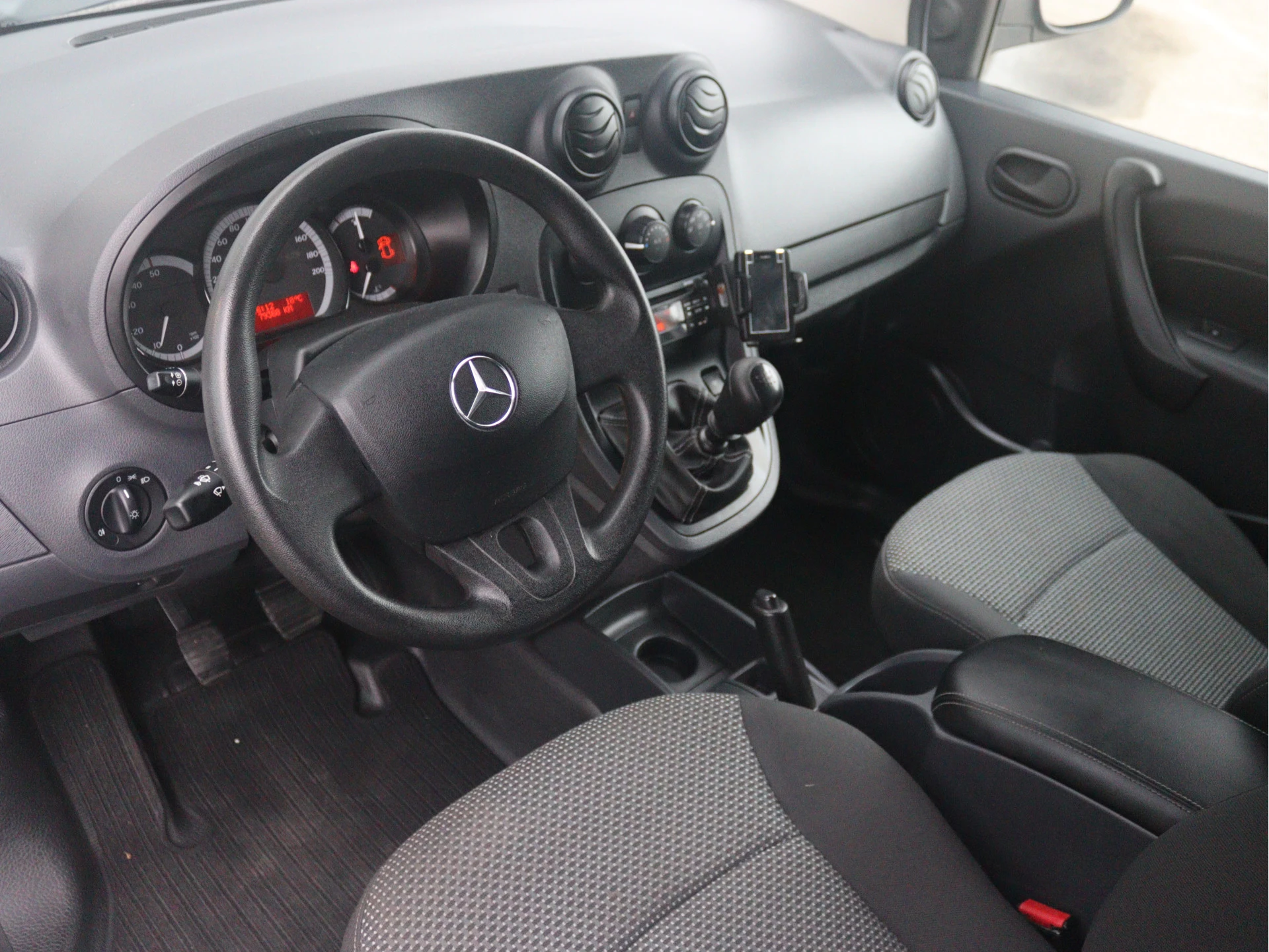 Mercedes-Benz-Citan-image-3