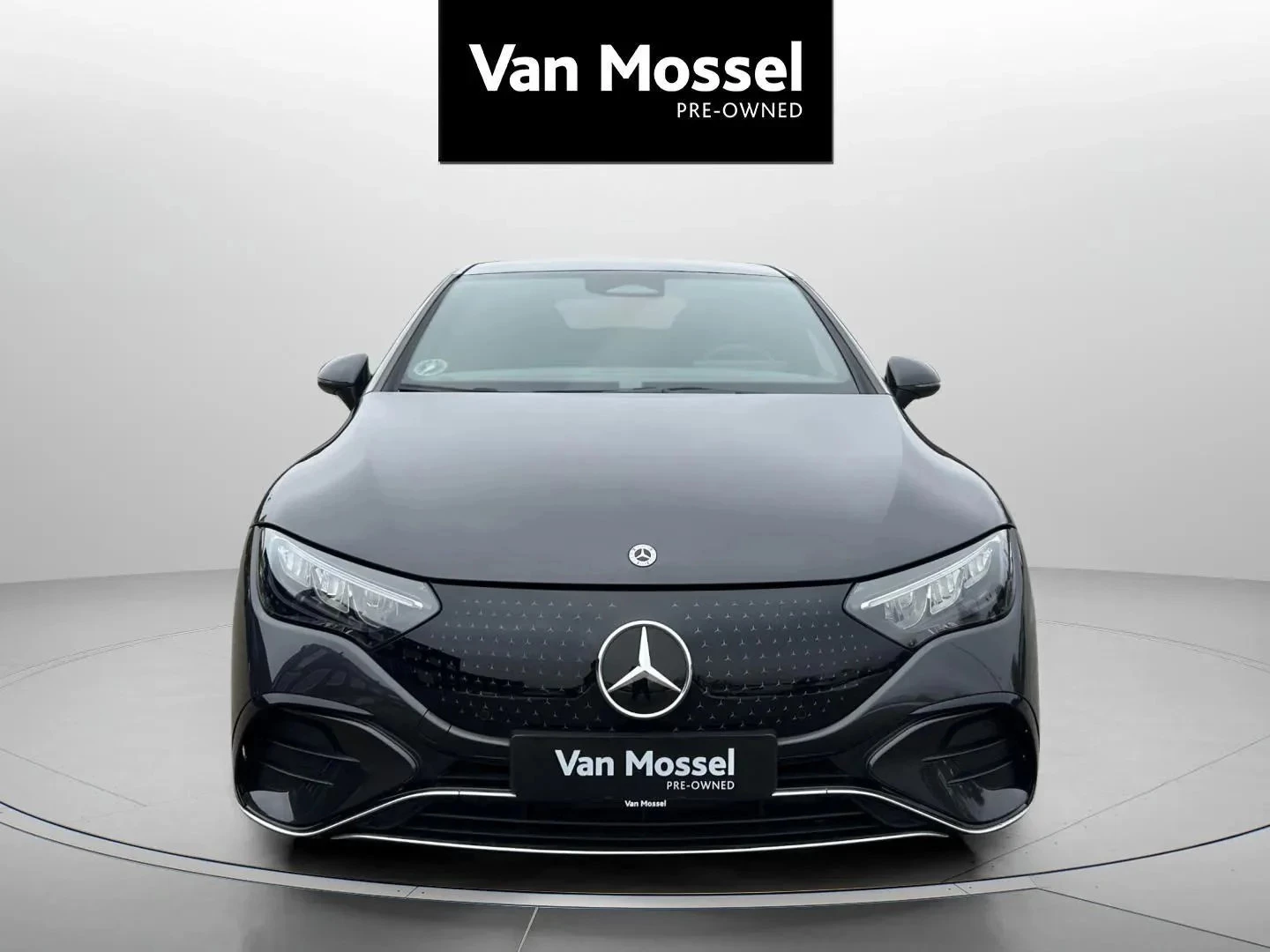 Mercedes-Benz-EQE-image-1