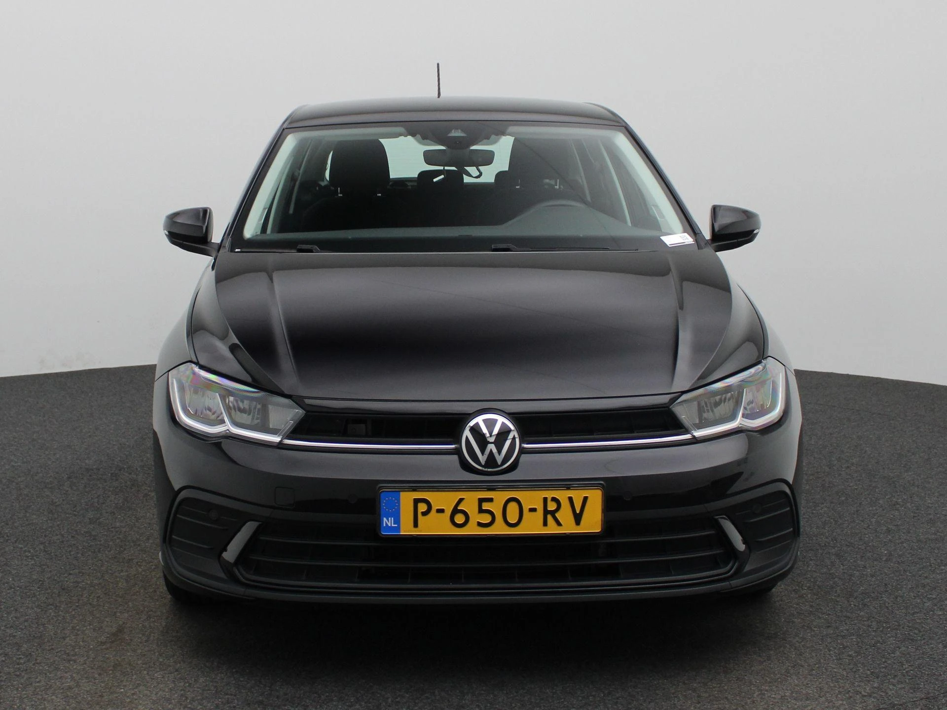 Volkswagen-Polo-image-2
