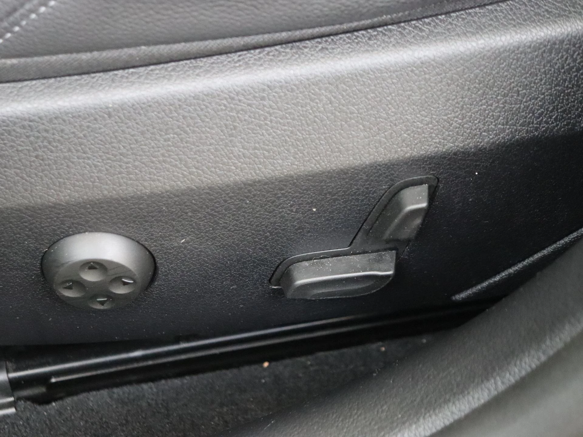 Mercedes-Benz-C-Klasse-image-26