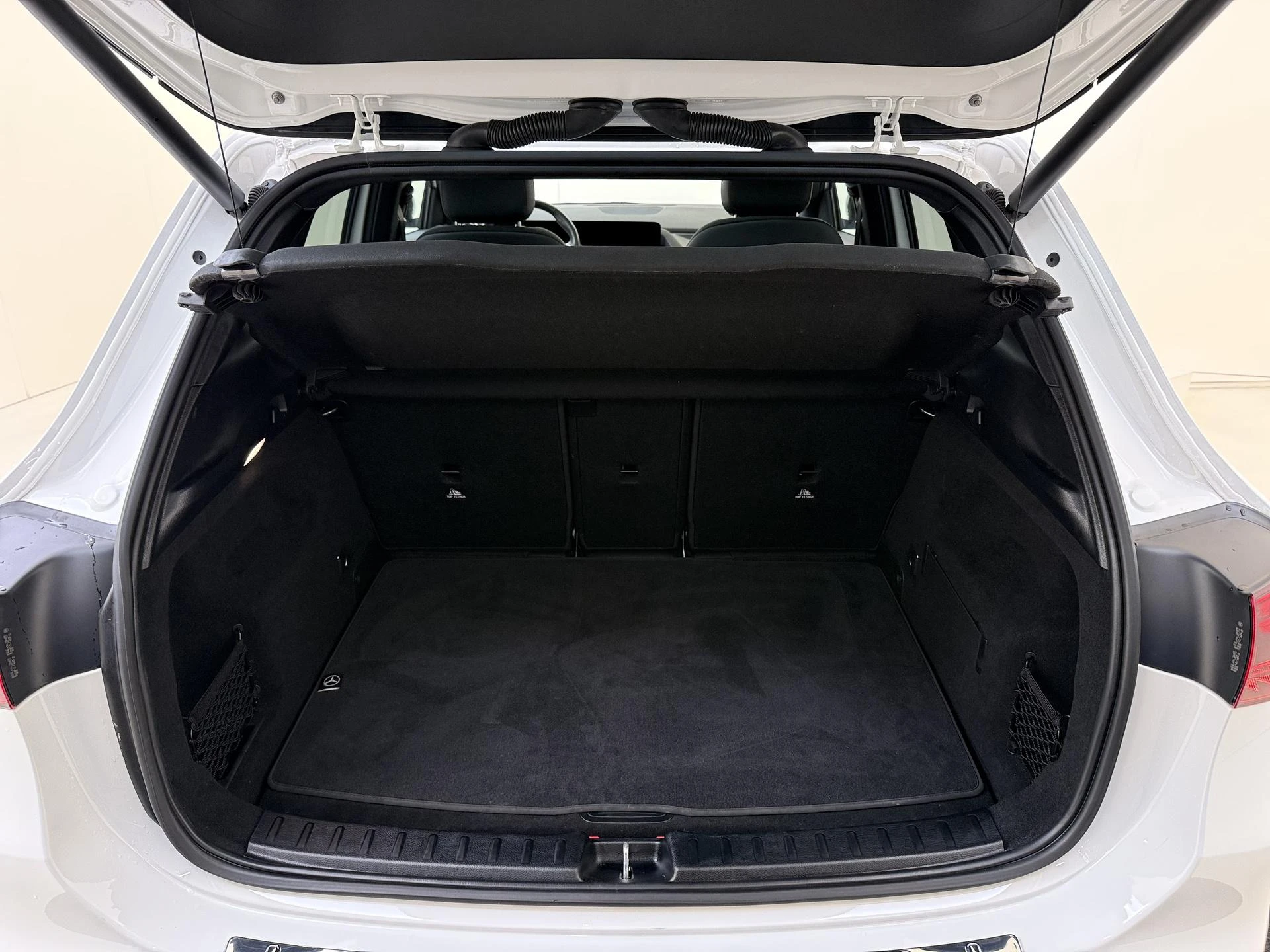 Mercedes-Benz-GLA-image-31