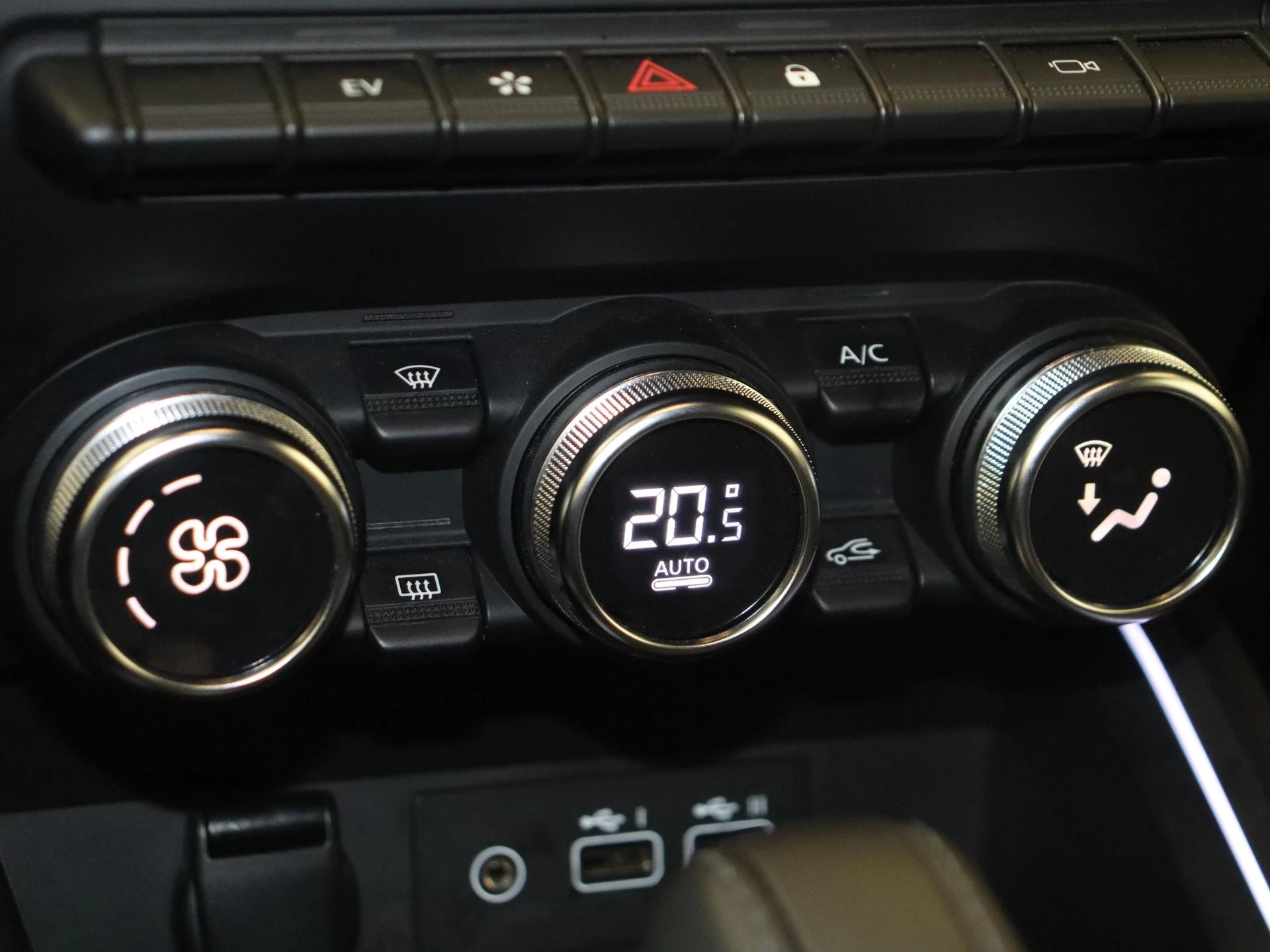 Renault-Clio-image-22