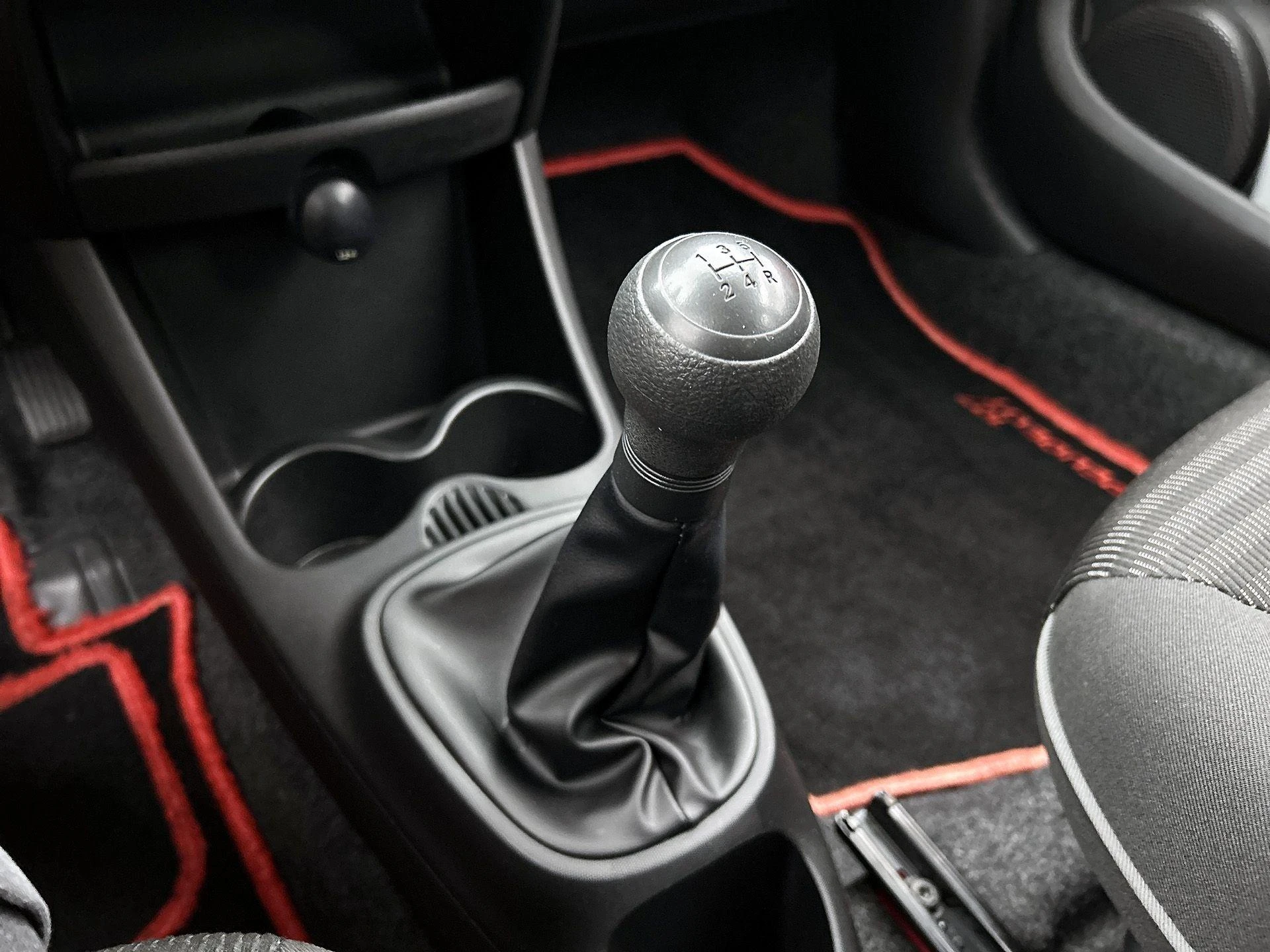 Peugeot-107-image-15