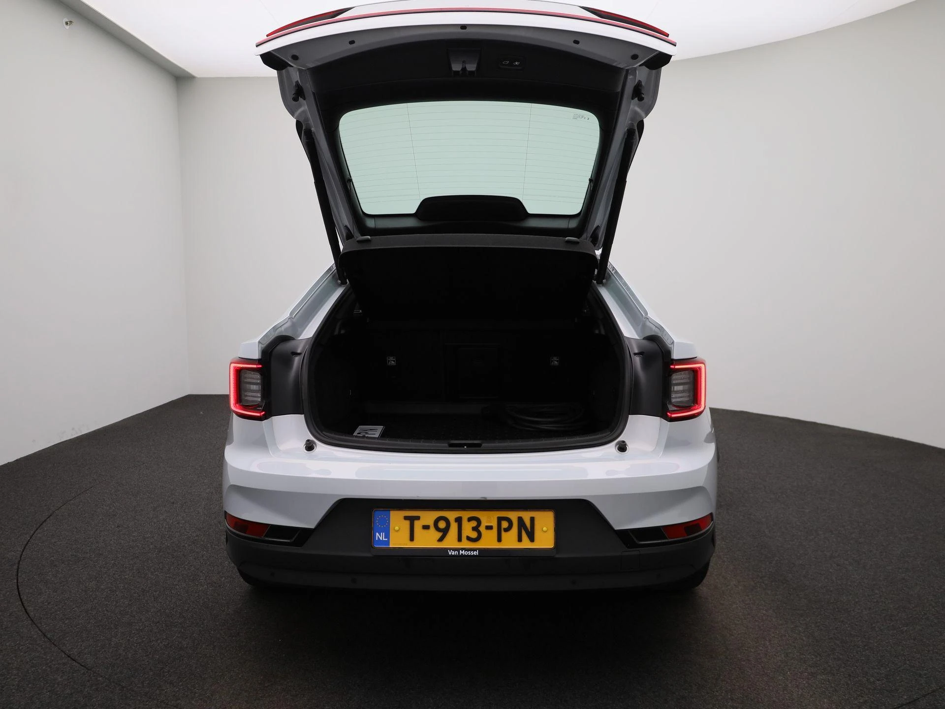 Polestar-2-image-10