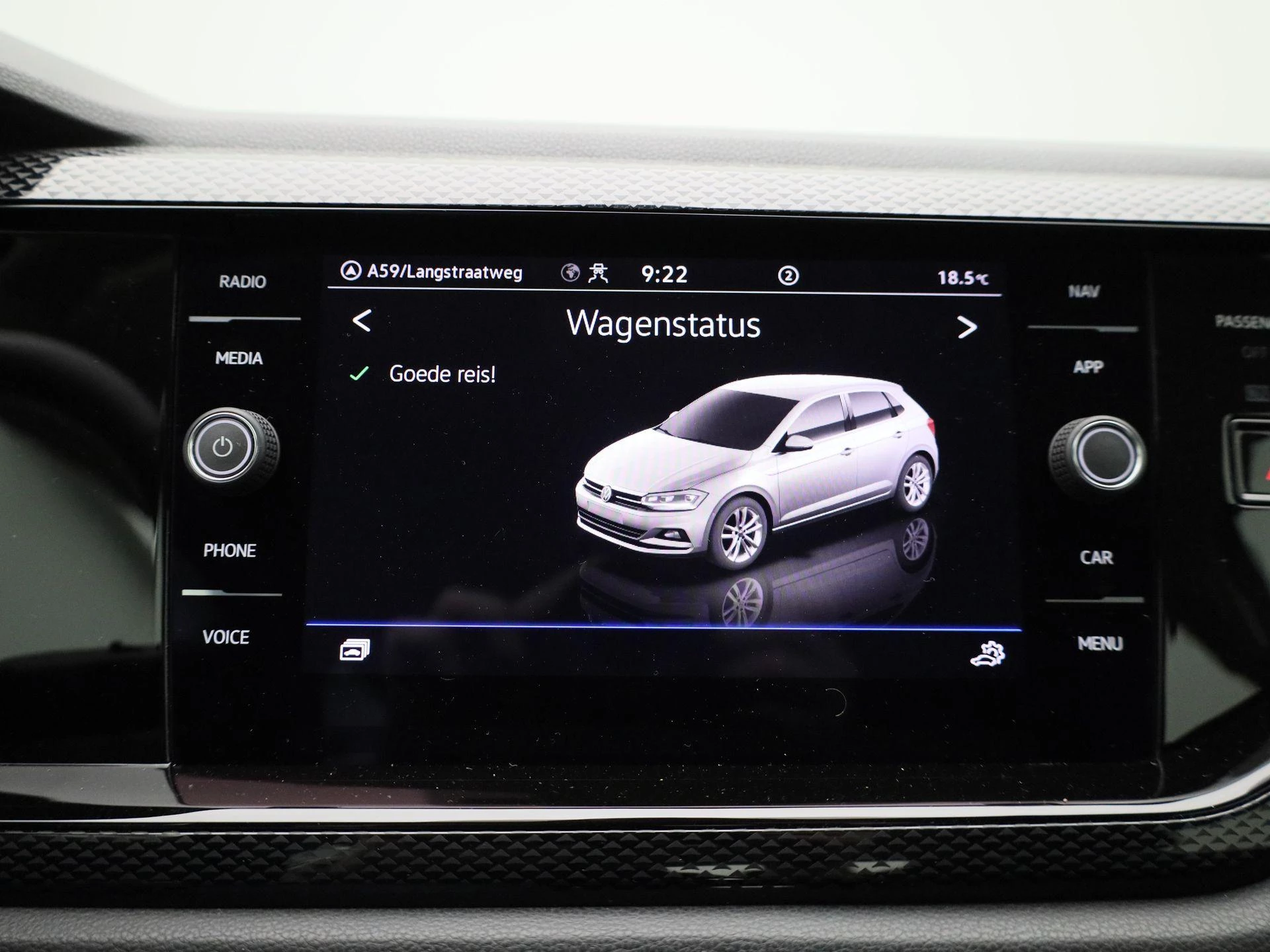 Volkswagen-Polo-image-24