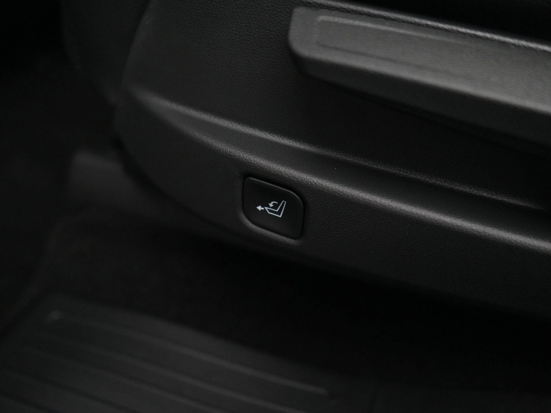 Hyundai-Santa Fe-image-31