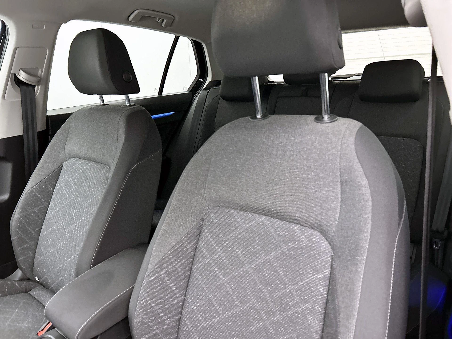 Volkswagen-Golf-image-10