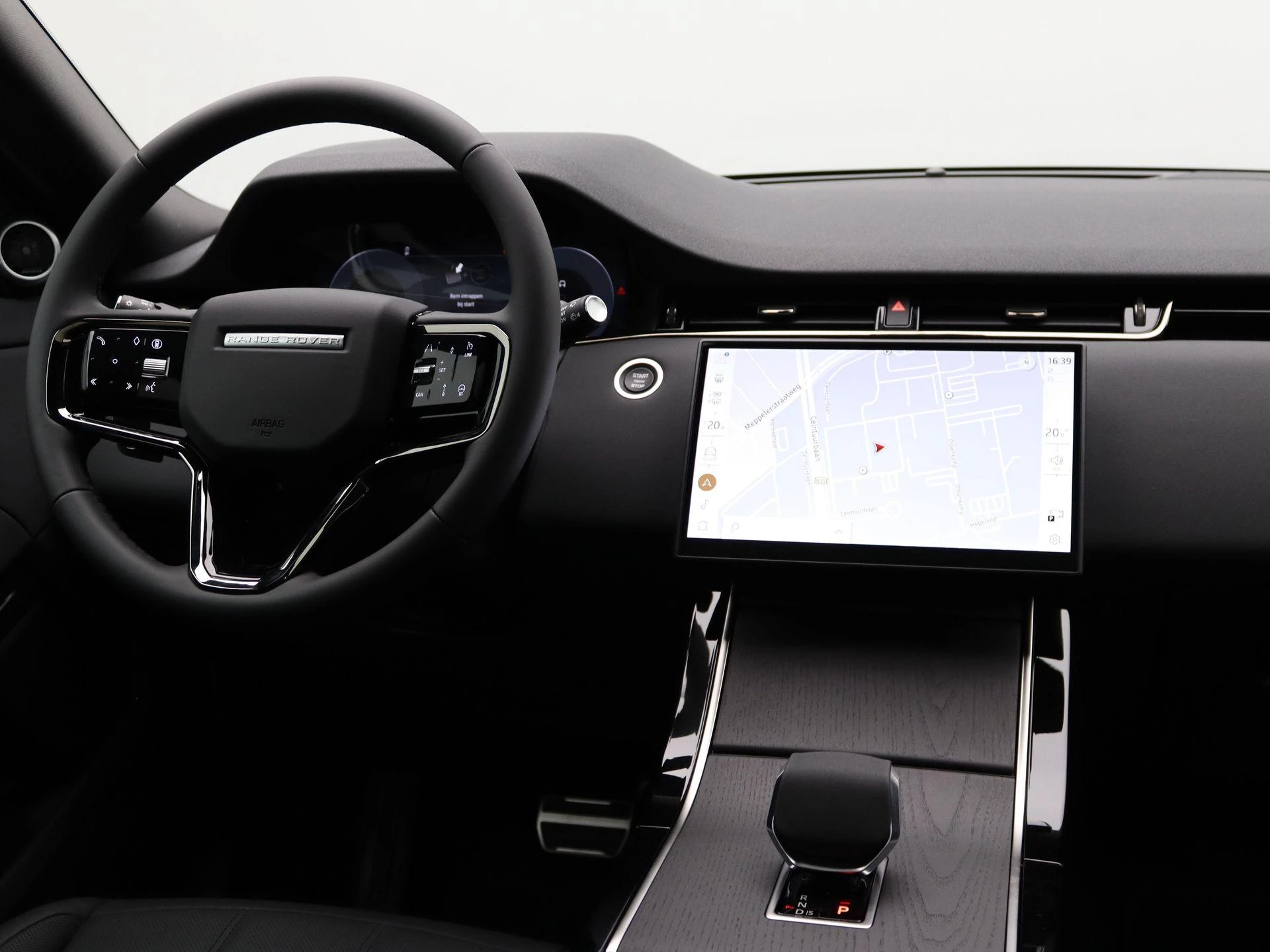 Land Rover-Range Rover Evoque-image-33