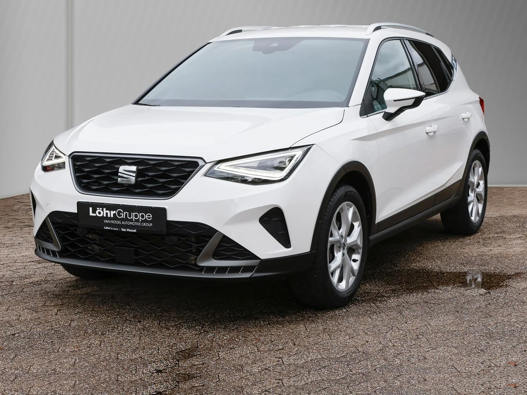 SEAT-Arona-image-1