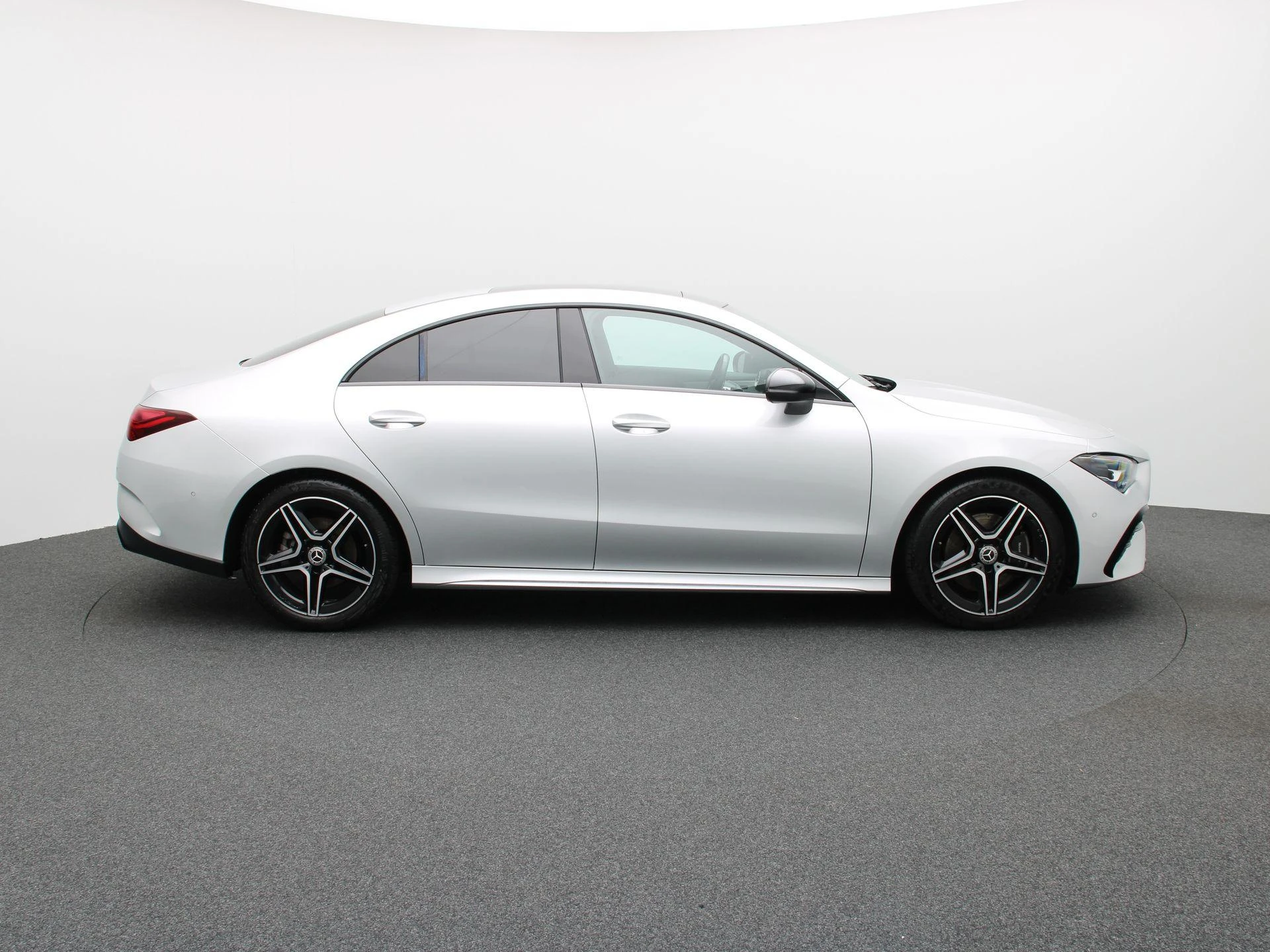 Mercedes-Benz-CLA-image-5