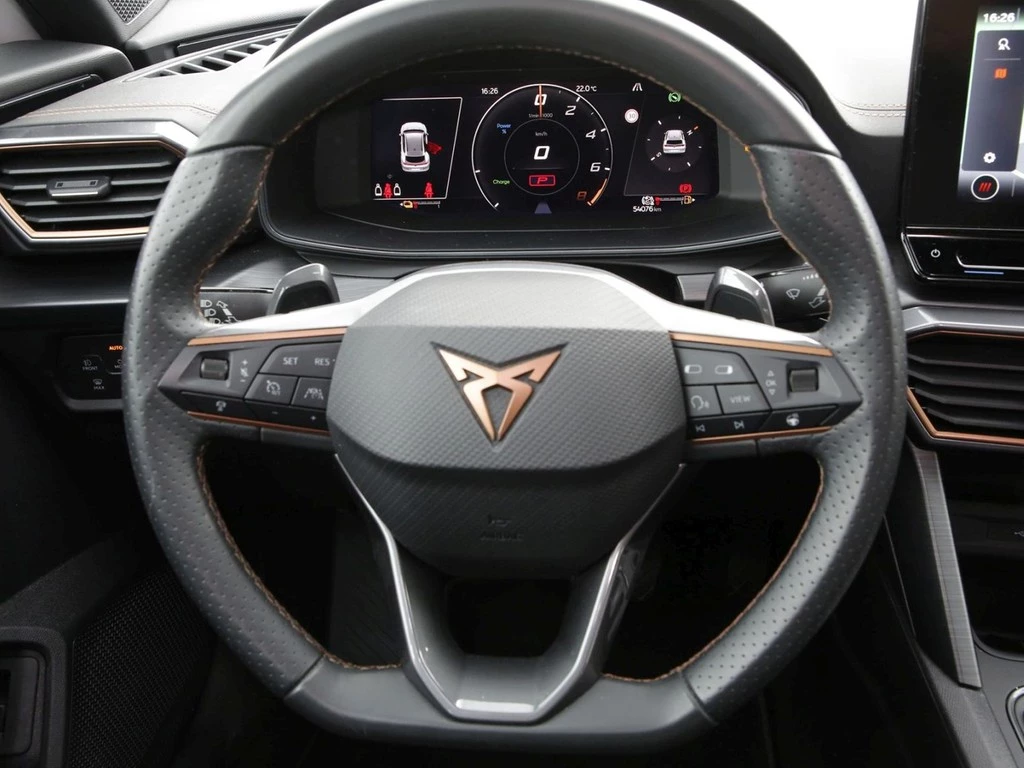 CUPRA Formentor 1.4 e-HYBRID 19" Pano Navi+VC ACC LED RFK+PDC SHZ