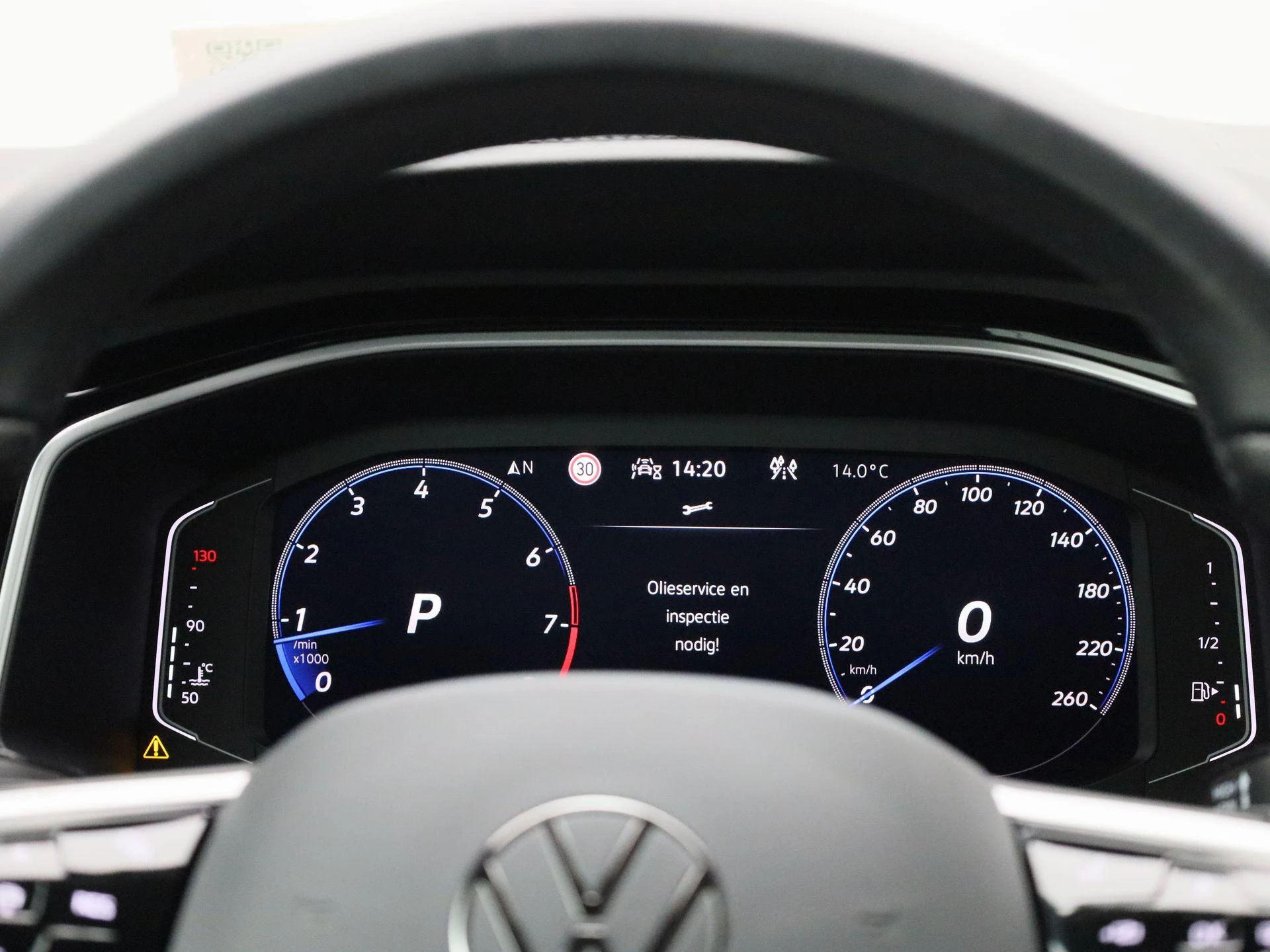 Volkswagen-T-Roc-image-7
