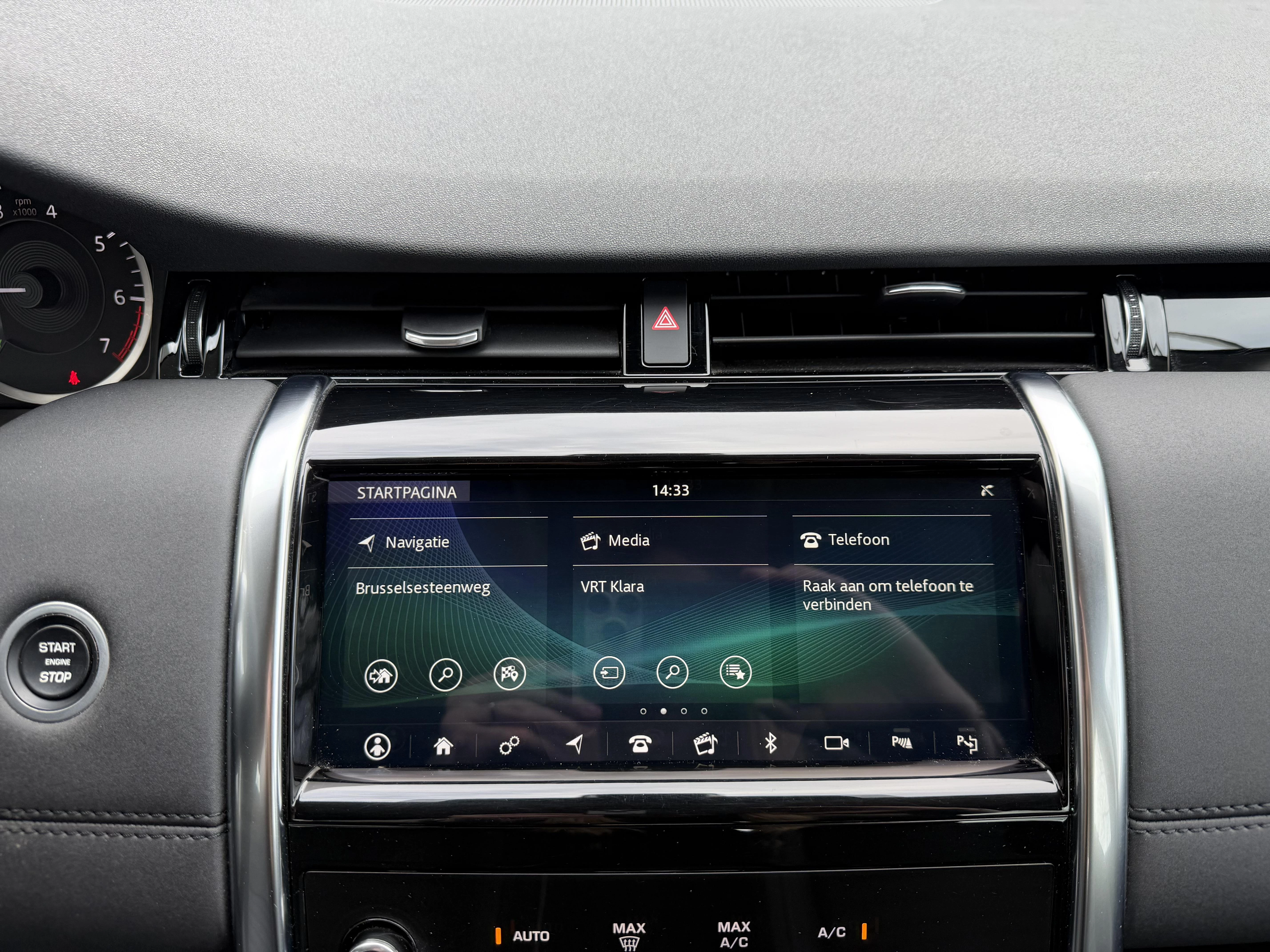 Land Rover-Discovery Sport-image-17