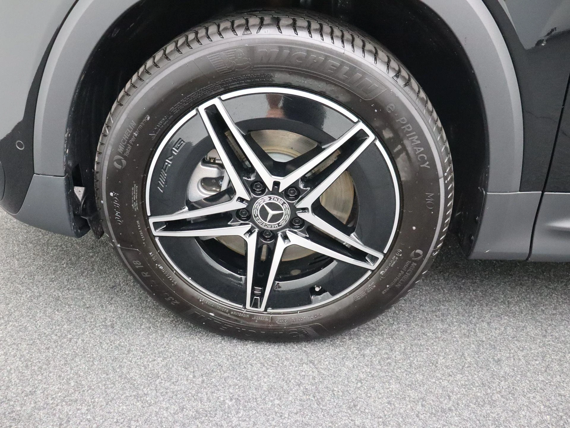 Mercedes-Benz-EQB-image-6