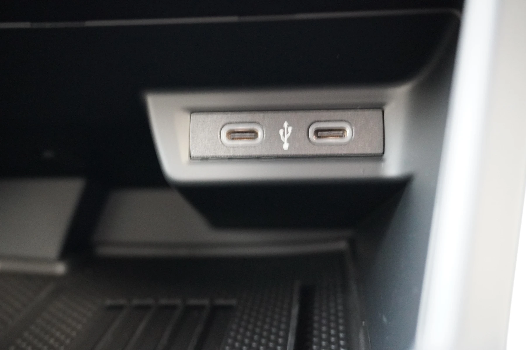 Volkswagen-Polo-image-36