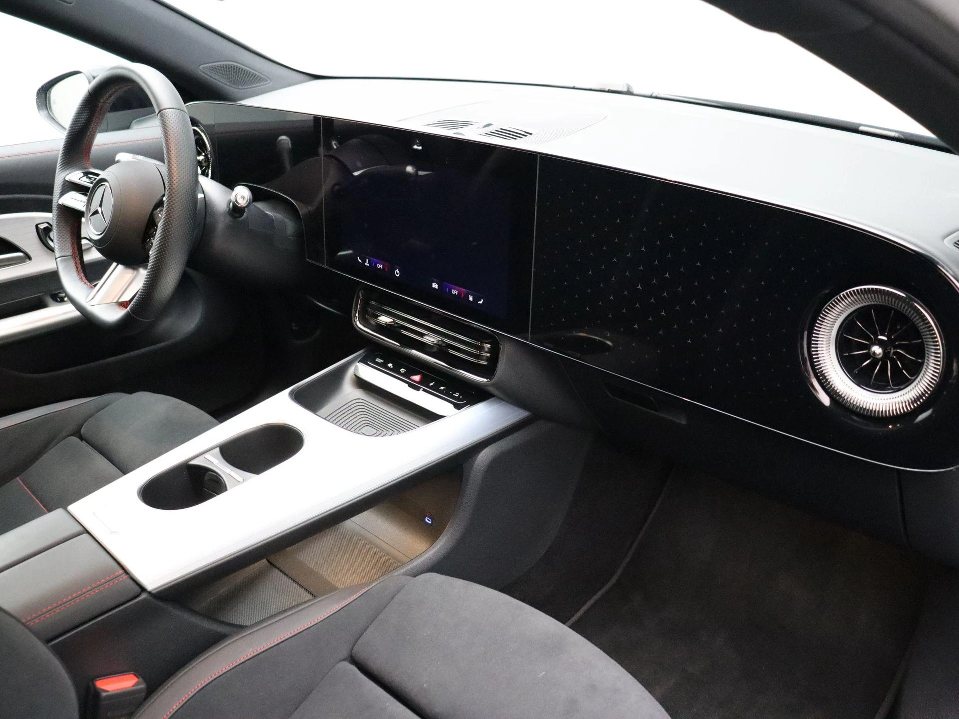 Mercedes-Benz-CLA-image-27