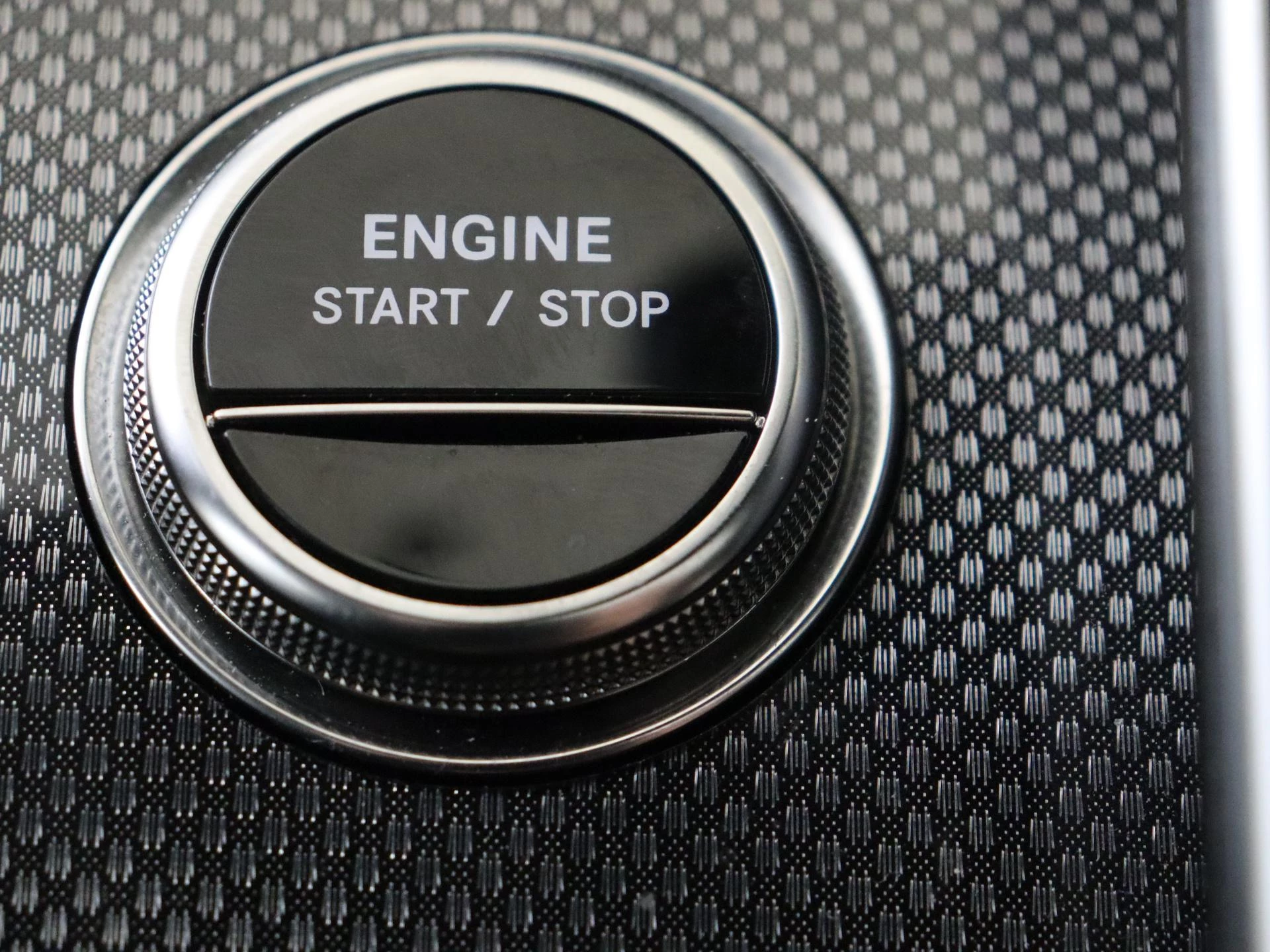 Mercedes-Benz-C-Klasse-image-20
