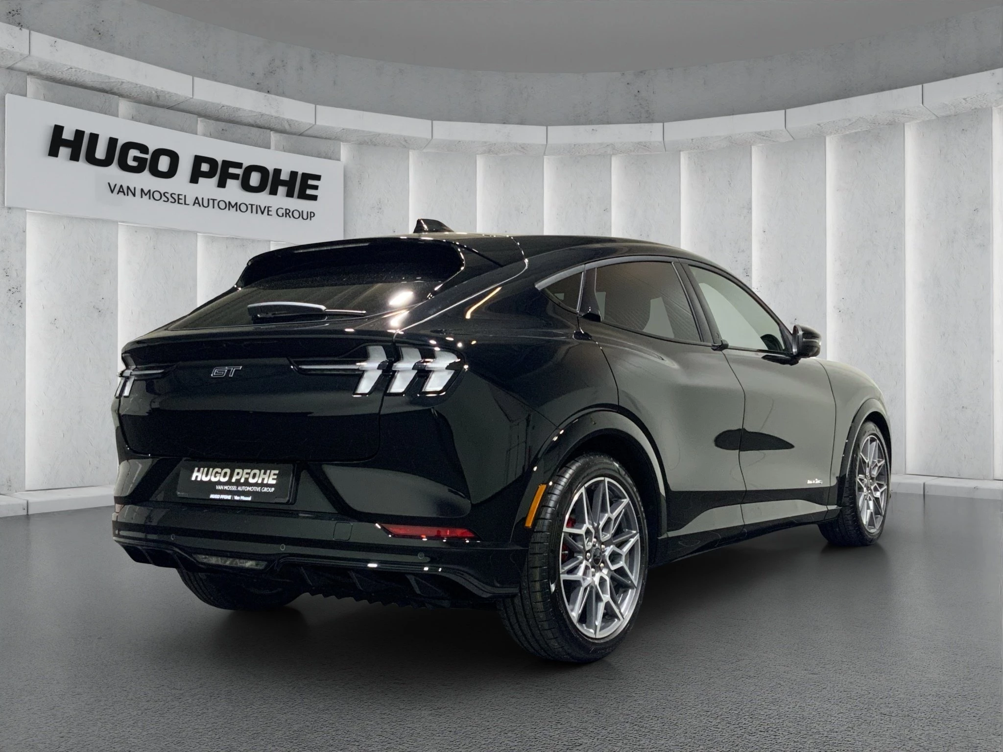 Ford Mustang Mach-E GT Dual-Emotor Ext Range 358kW AWD Sports Utility Vehicle. 5-türig